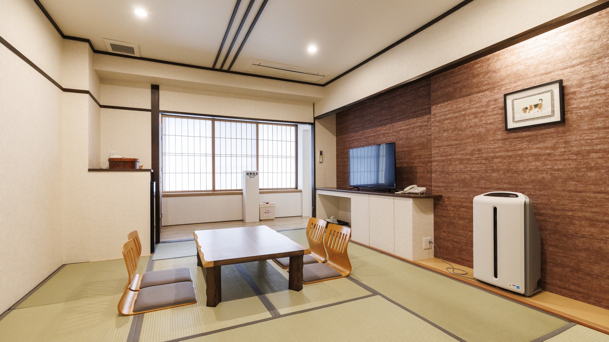 Dog & Cat Room [Deluxe]: Japanese-Western style room with playroom and bed.
