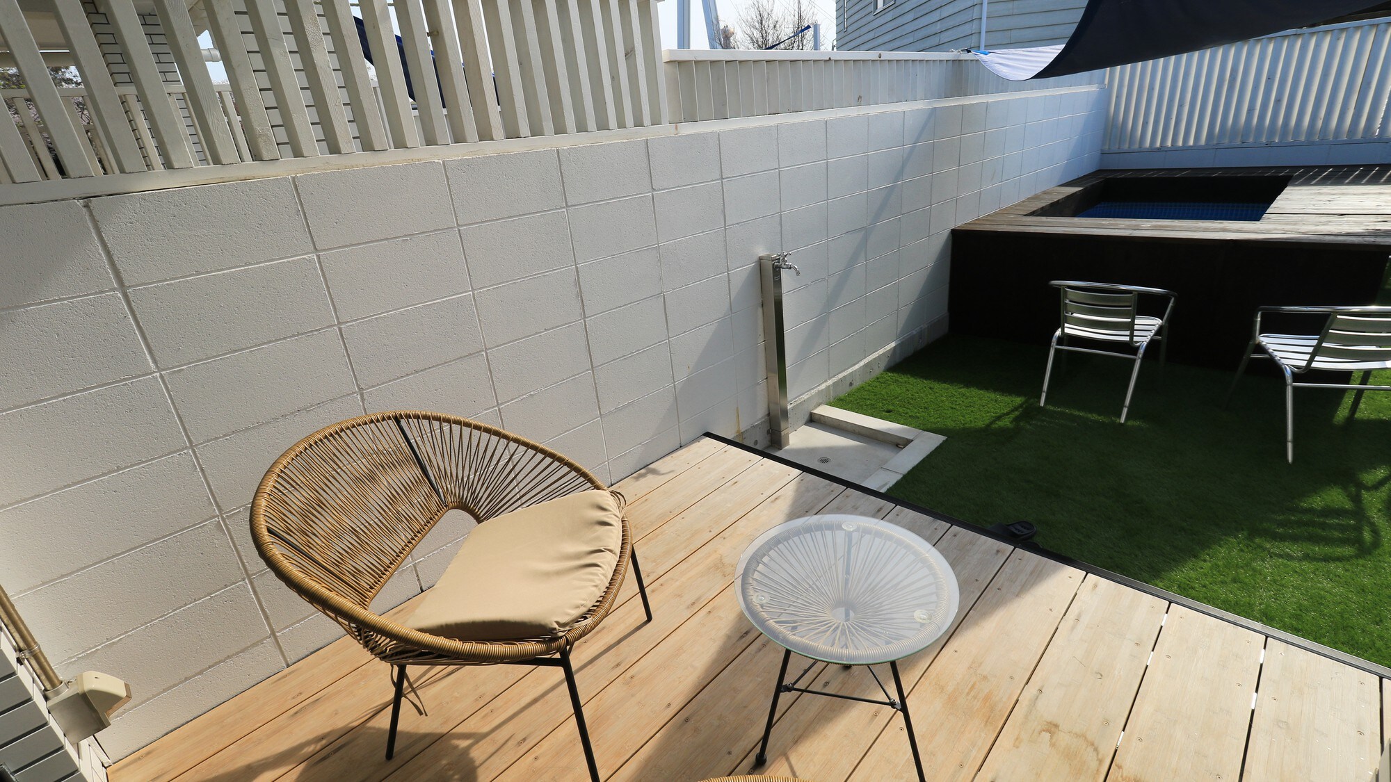 <102> Terrace where you can splash around in water