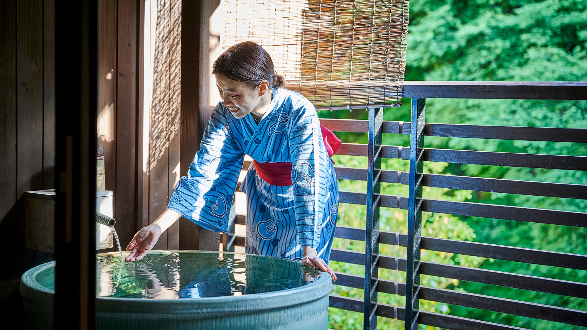 "Mansaku" and "Rindo" guest rooms have a small open-air bath on the terrace. You can enjoy 100% Shima Onsen from the source in your room.