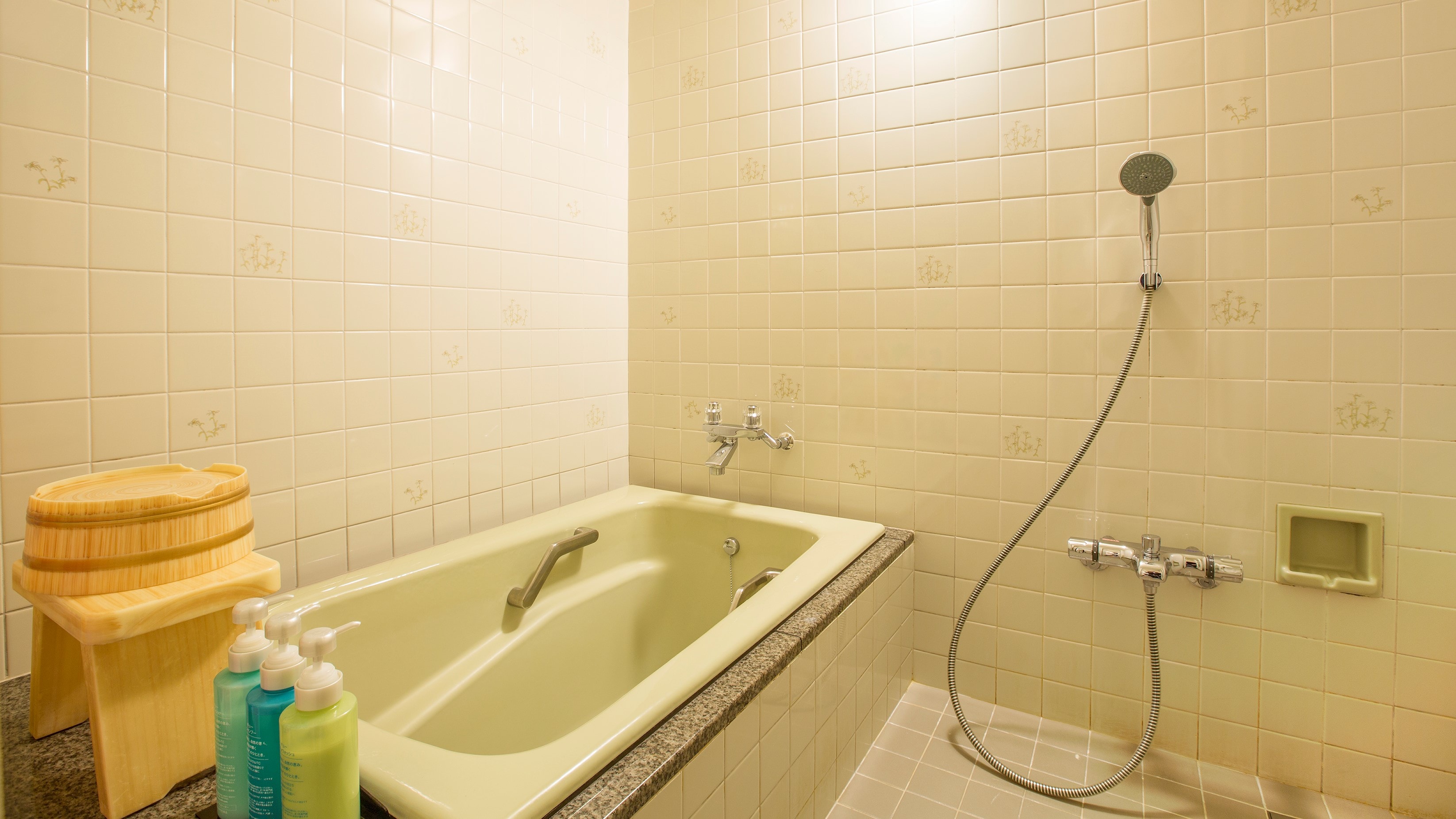 Japanese-Western style room bathroom