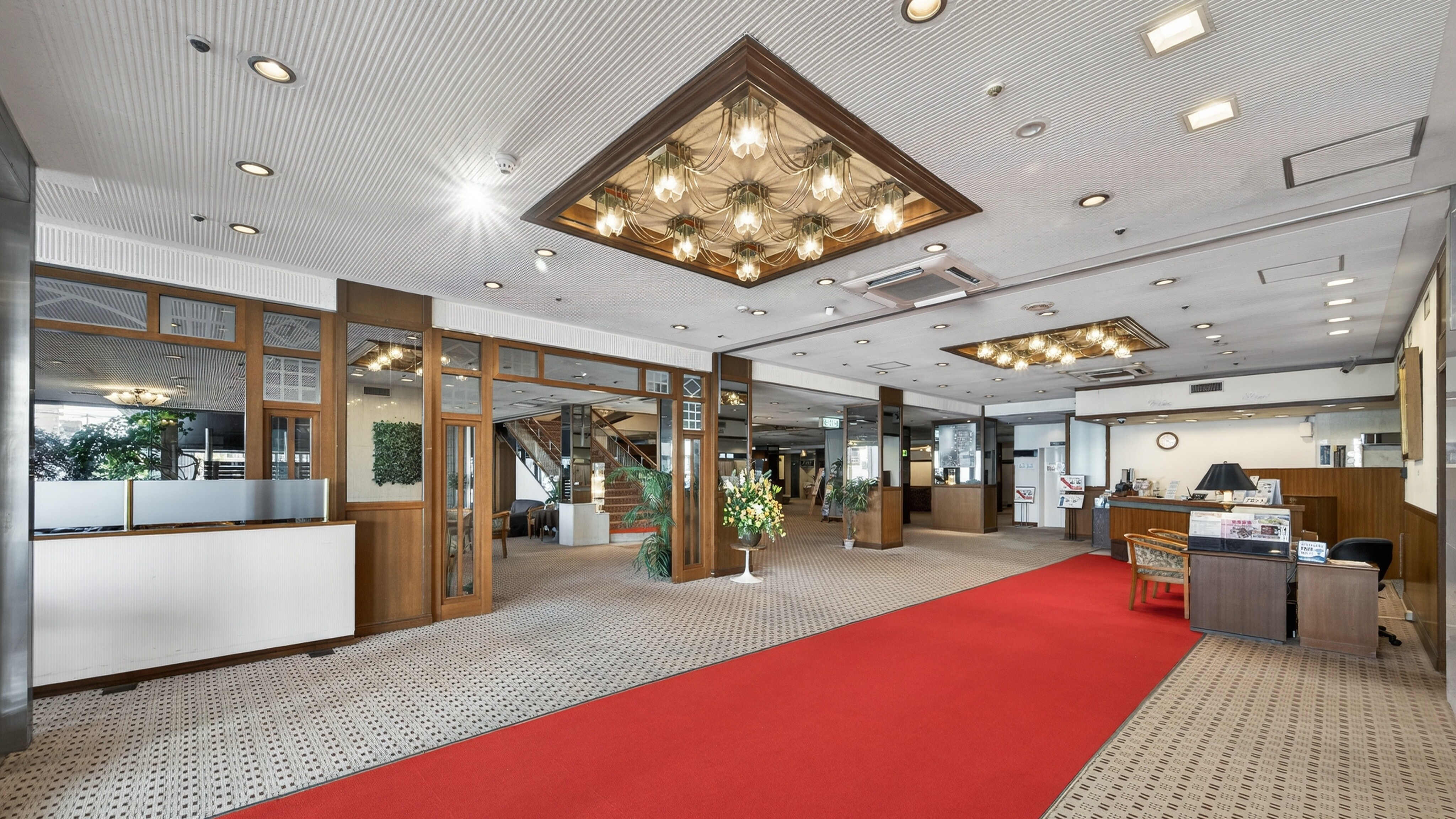 [Lobby] A perfect space for meeting up, chatting, or business meetings. Enjoy your time here at your leisure.
