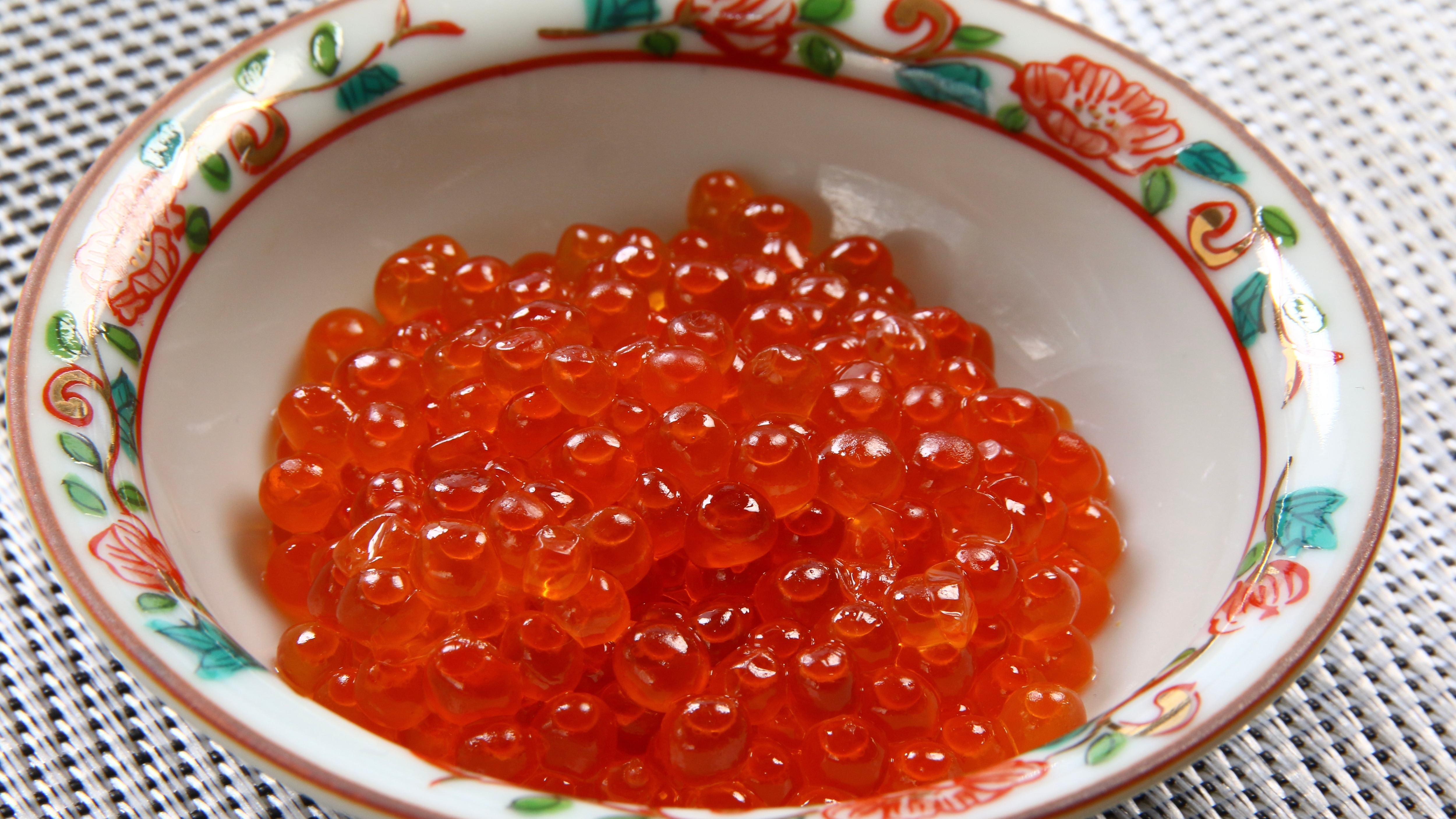 เพลิดเพลินกับอาหารเช้าด้วยอาหารทะเลและผลผลิตจากภูเขาของฮอกไกโด