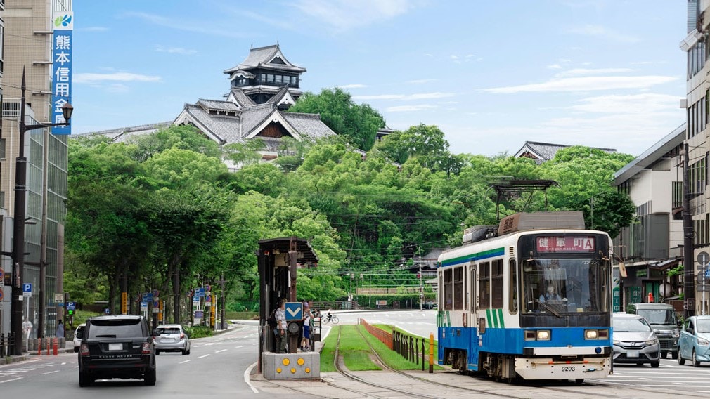 Kumamoto Castle and tram