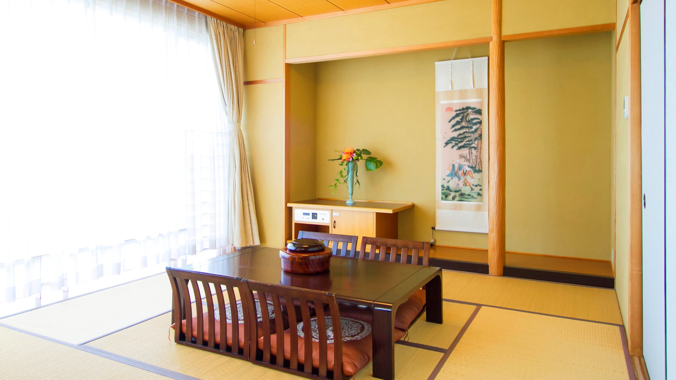 Kamar Spesial Gedung Selatan (Kamar Jepang dan Barat)