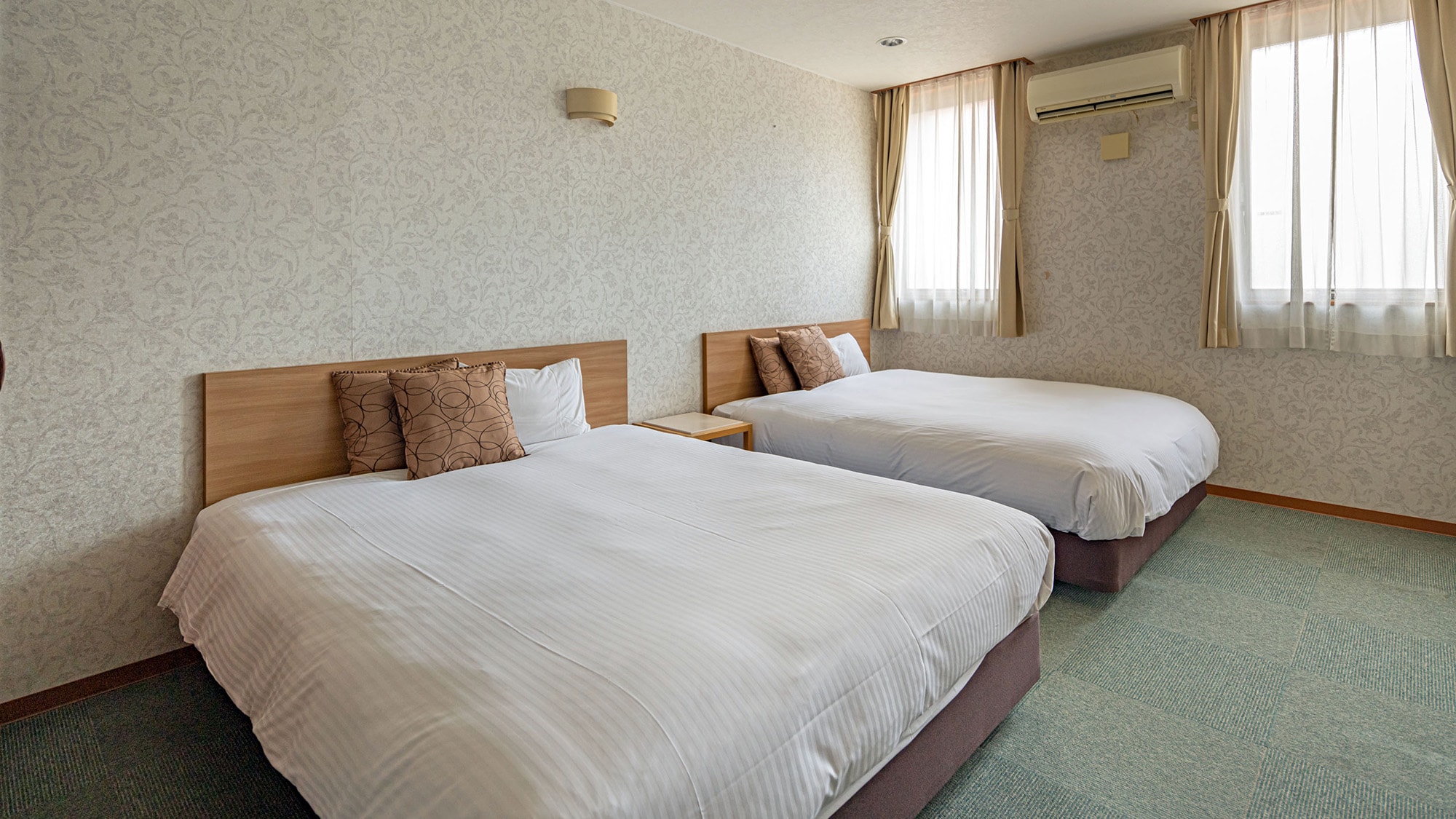 Semua kamar di hotel kami memiliki sumber air panas alami dan luasnya lebih dari 33 meter persegi!