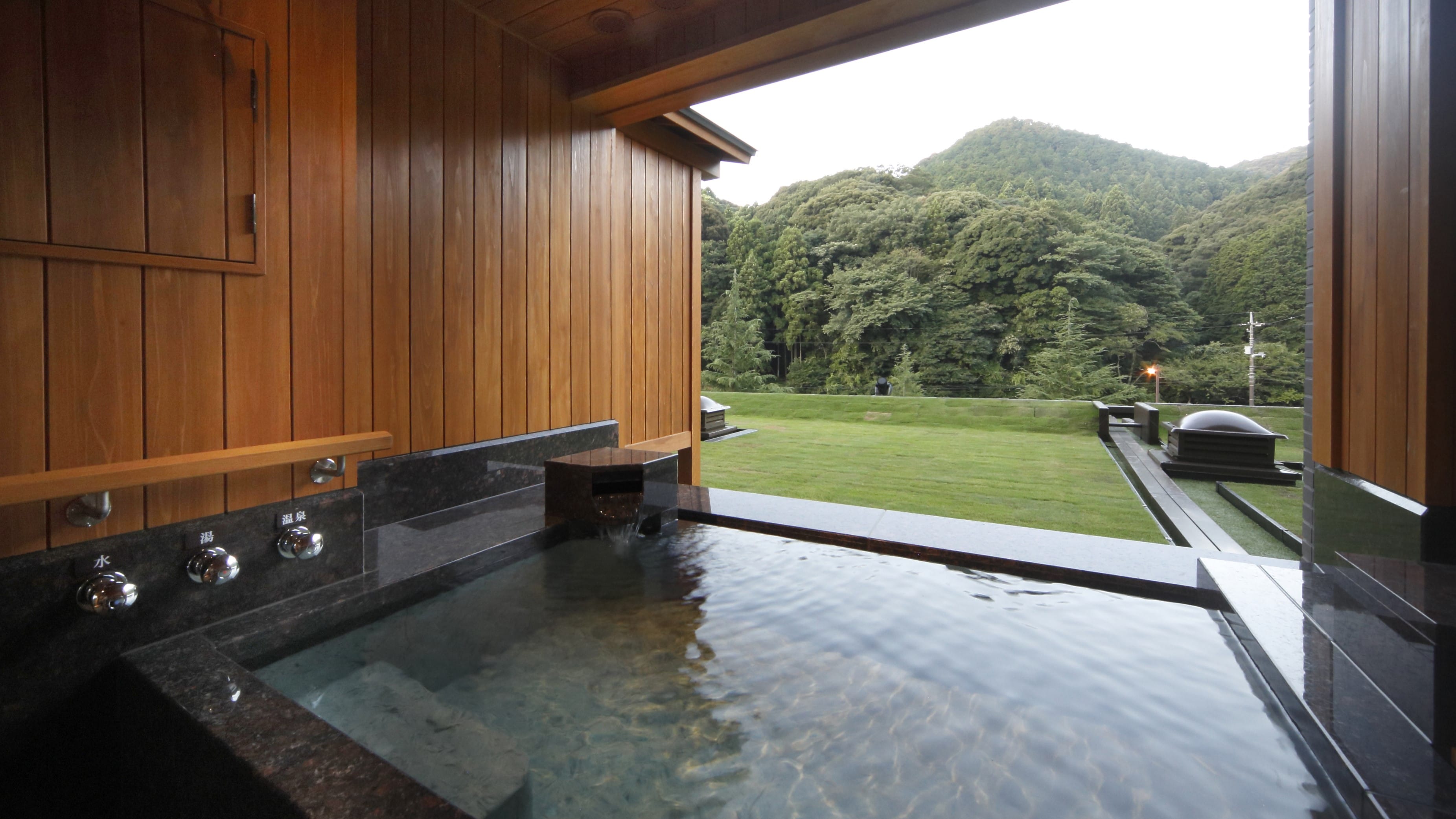 [With open-air bath] Example of a Junior Suite