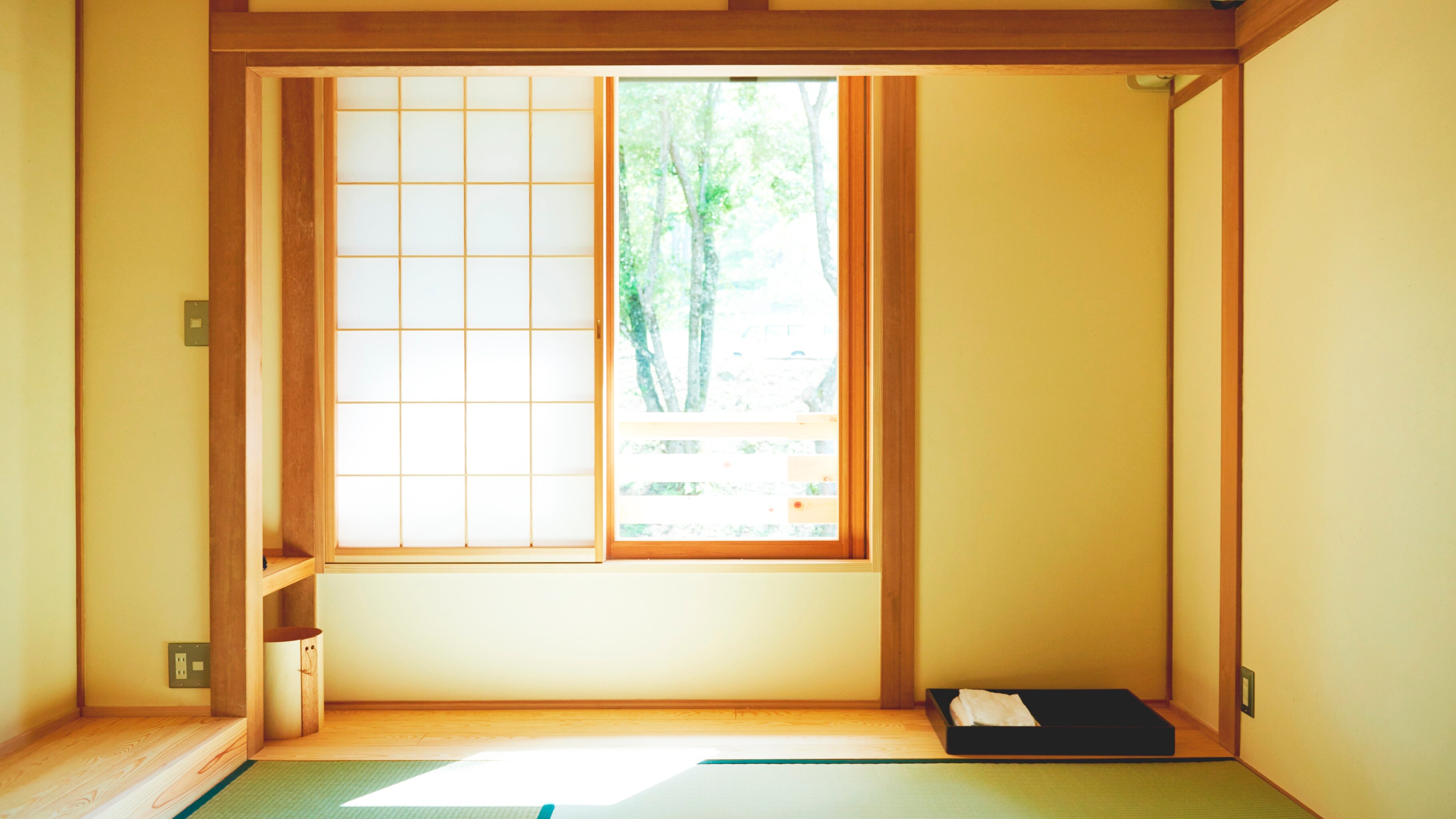 Wooden guest rooms where the scent, texture and feel stimulate the five senses