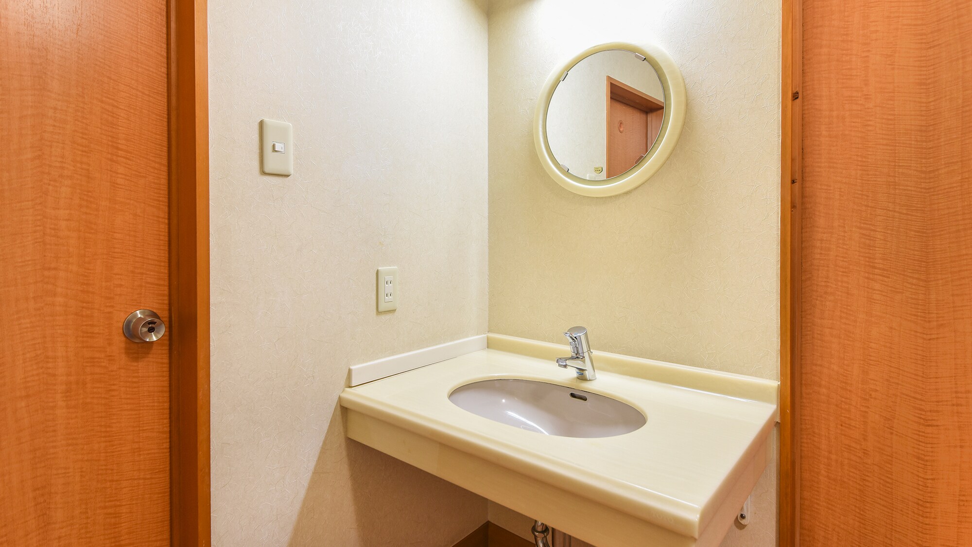 * One example of a guest room / Please bring a lotion, cotton swabs, etc.