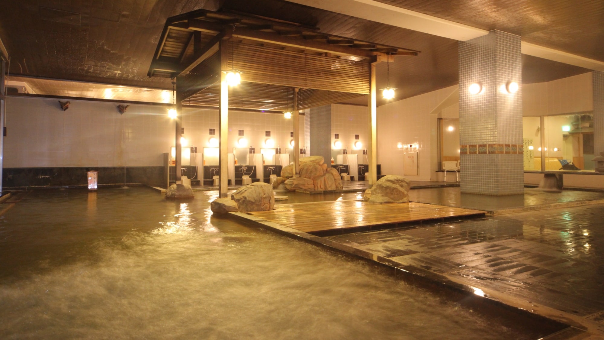 Japanese-style large communal bath "Mikura" jacuzzi
