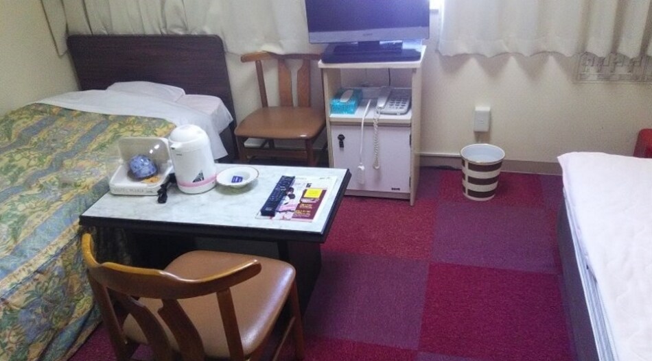 Western-style room with bath and toilet (twin)