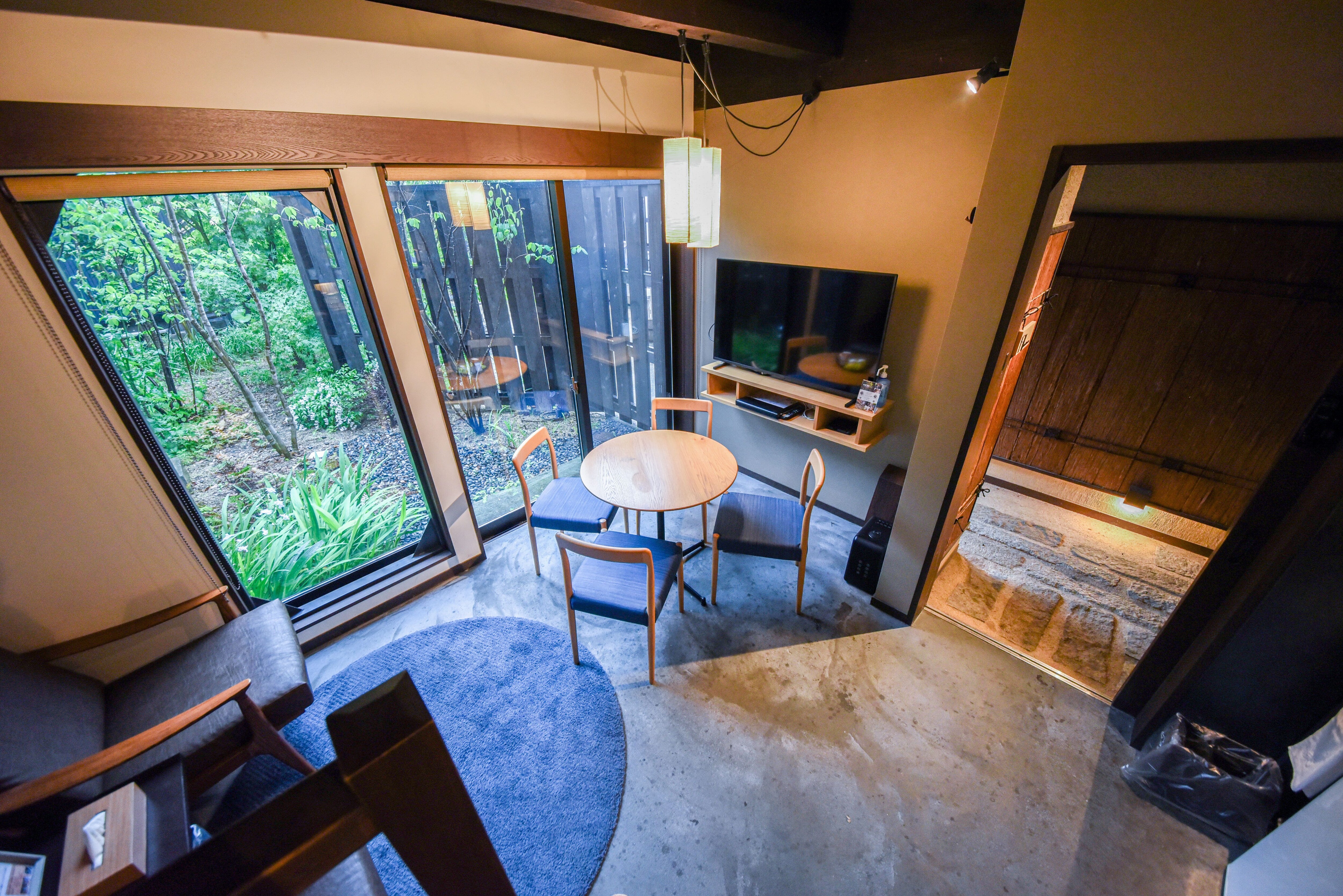 สวน-ห้องข้างสนาม- | ห้องนั่งเล่น