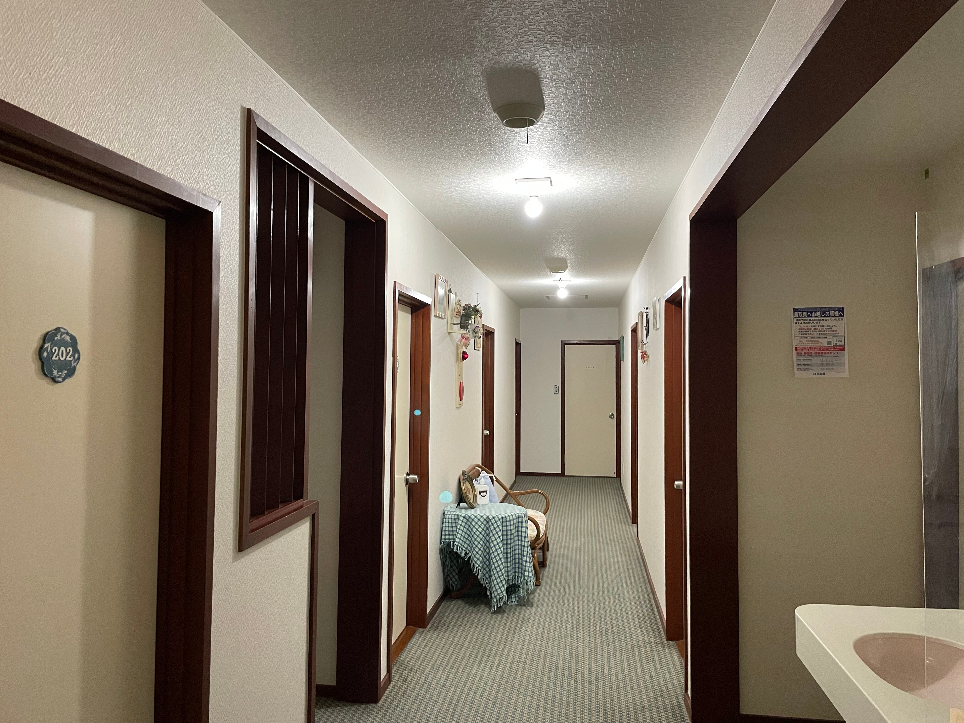 2nd floor guest room corridor