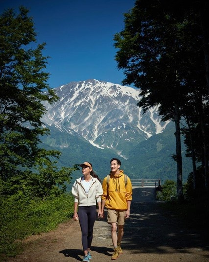 Pemandangan spektakuler dari Pelabuhan Gunung Iwatake