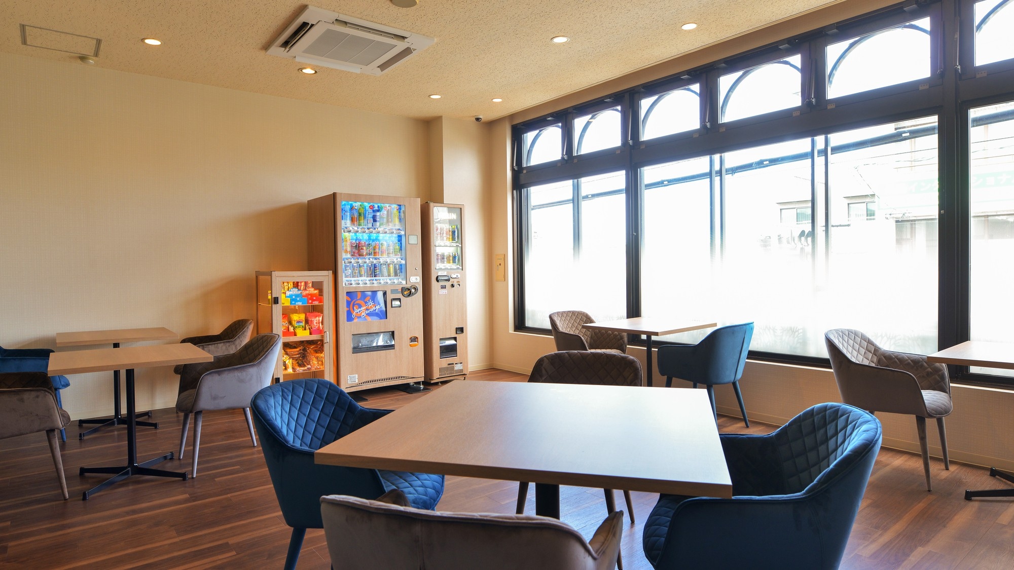 <Guest exclusive lounge>