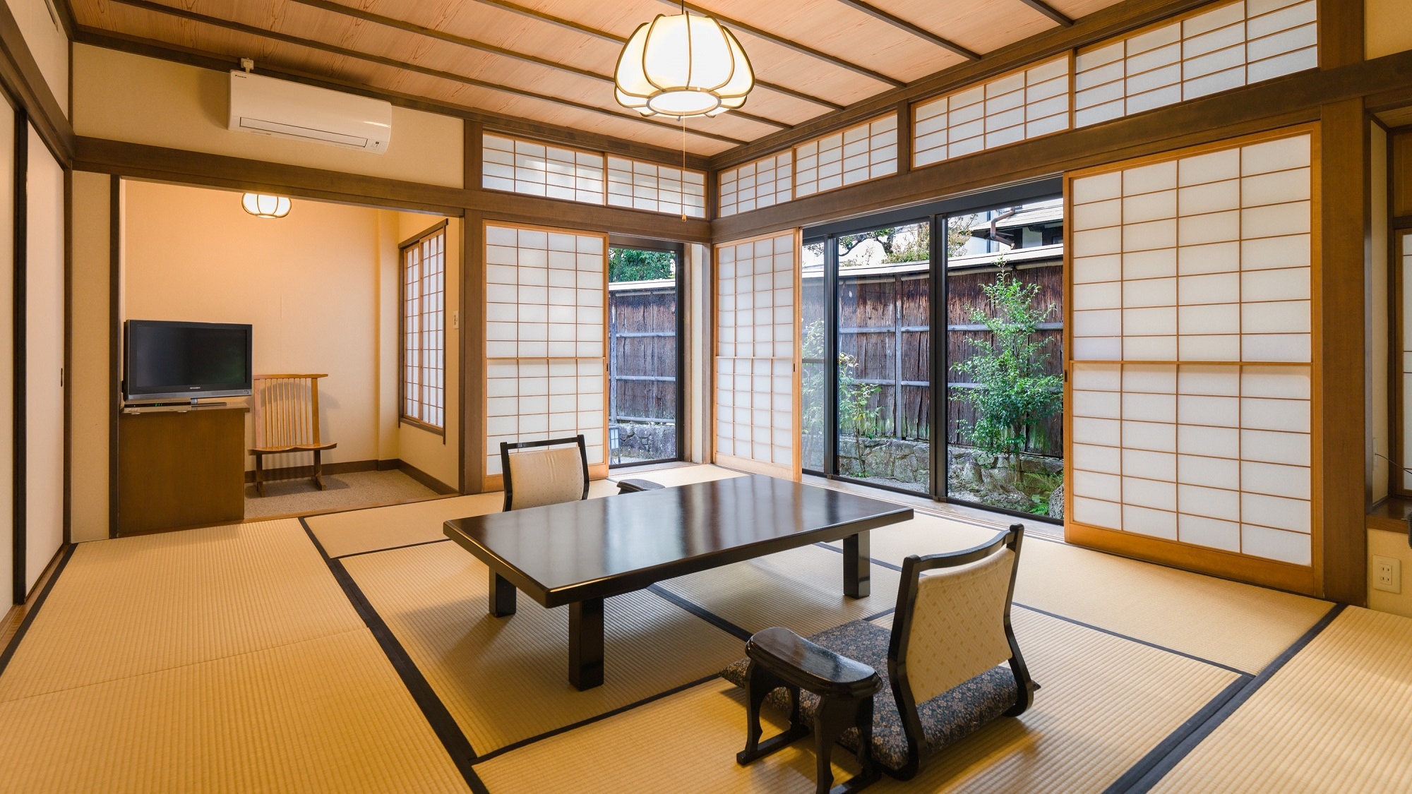 Two-room Japanese-style room 10 tatami mats + 4.5 tatami mats (Random smoking)