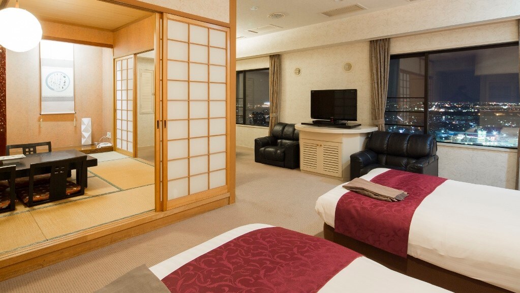 ห้องเอ็กเซ็กคูทีฟจะเป็นห้องแบบญี่ปุ่นและแบบตะวันตก