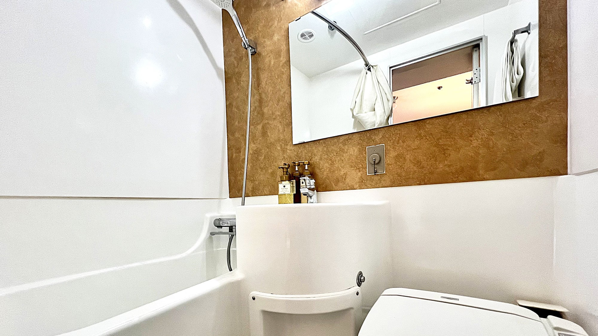 [Kamar Tamu: Kamar Twin Standar untuk Merokok dengan Kamar Mandi dan Toilet Dalam]