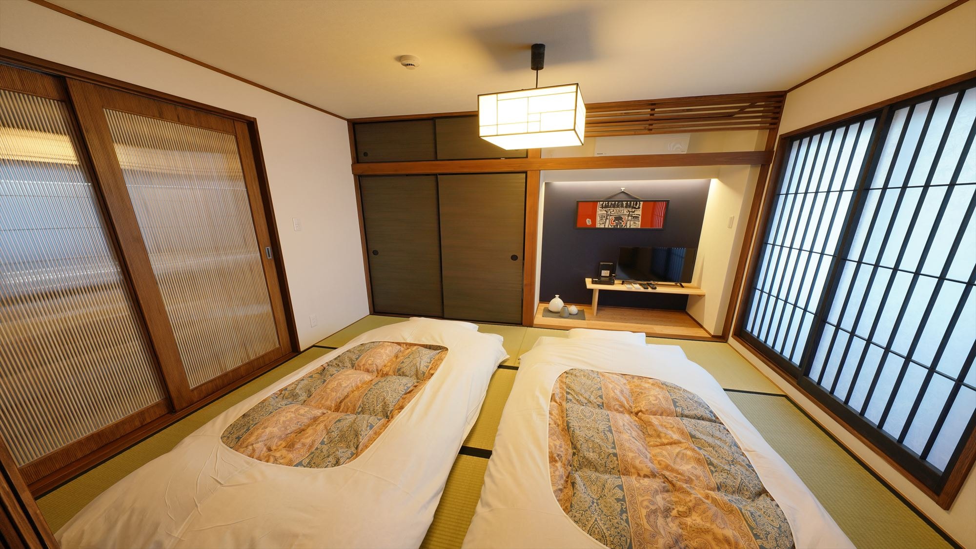 1BR (2DK/60 sqm/maximum 6 people): Western-style room + Japanese-style room