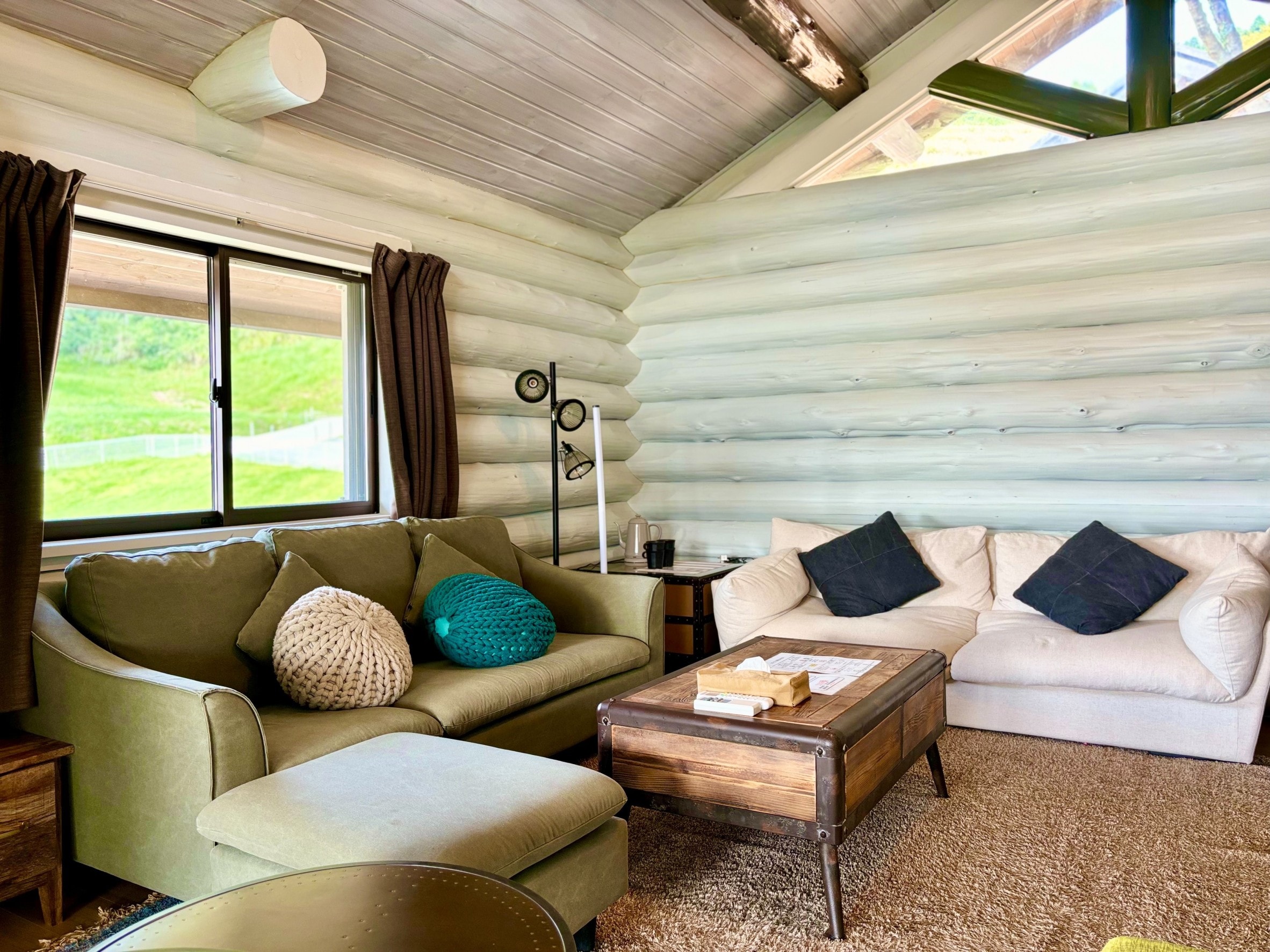 Log B: Interior