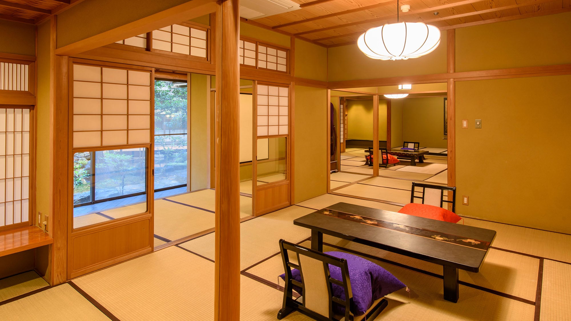 [Horai Room: Premium Two-Room Japanese-Style Room] This two-room room is perfect for trips with three generations of family.