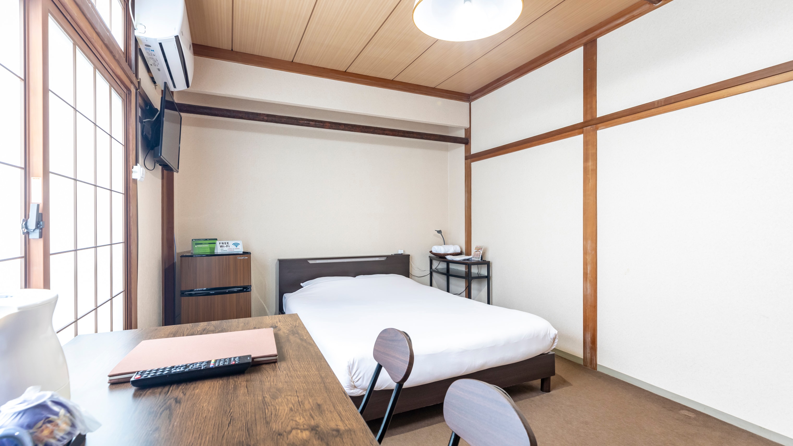 [Non-smoking] Double room (no bath/toilet)
