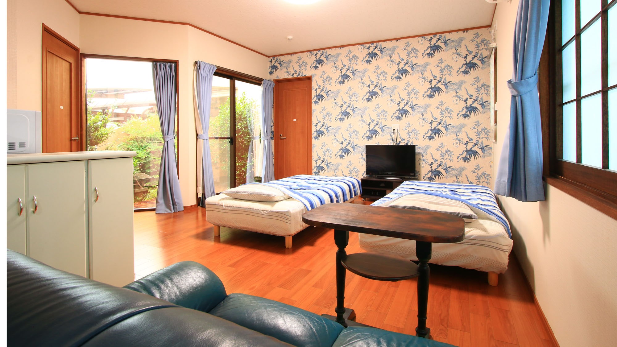 [102] Main building, triple room (with bathroom and toilet)