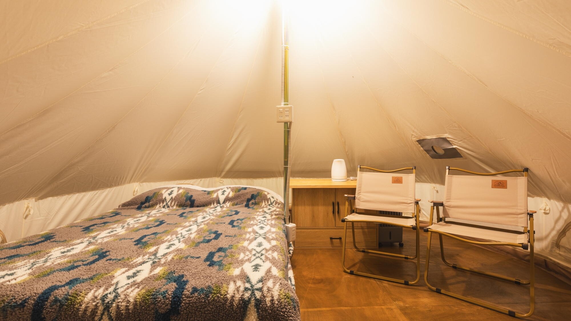 [Tenda katun] Anda dapat tidur dengan nyaman di tempat tidur ganda. Anda bisa dengan mudah menikmati glamping bersama keluarga.