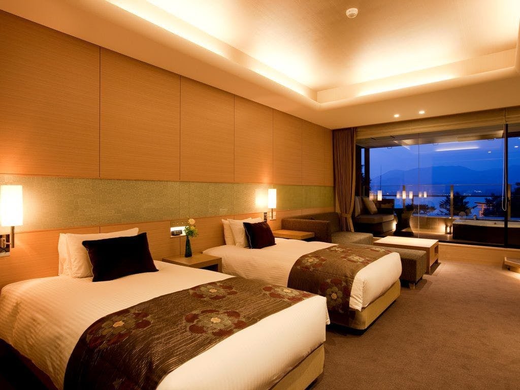 Sea open-air Japanese-Western style room suite