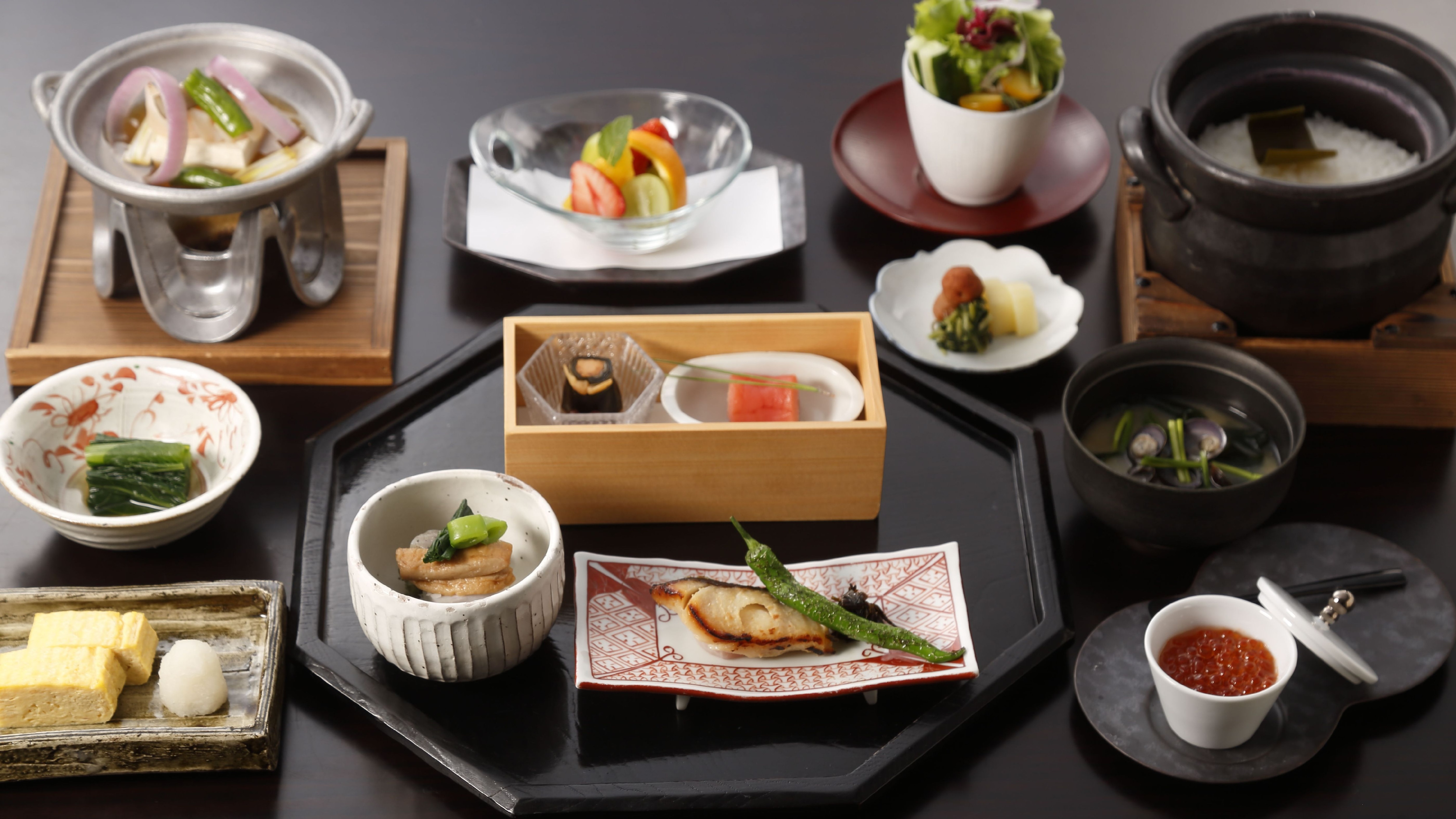 ◆ Breakfast (an example of one day) / Japanese set meal that values the Japanese spirit