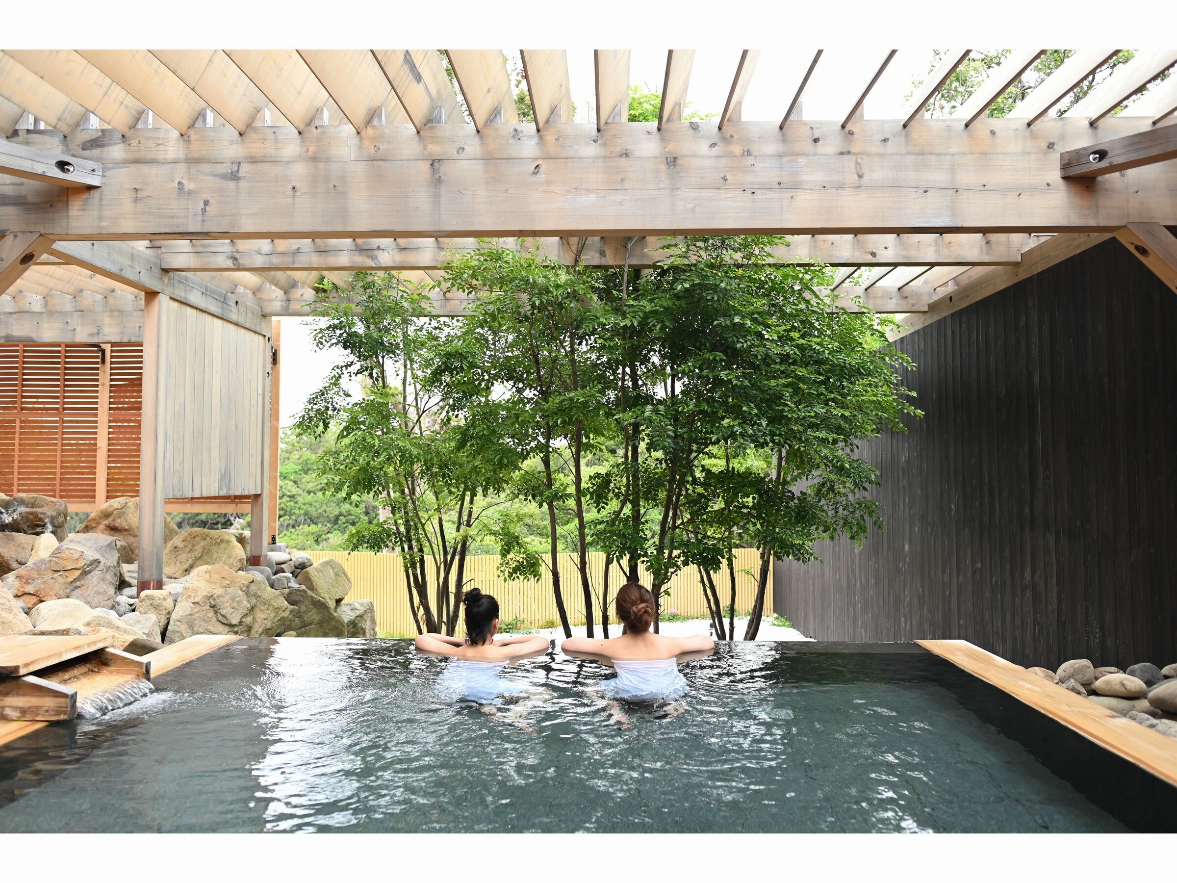 [Hot spring] Indoor bath and 3 types of open-air baths for both men and women