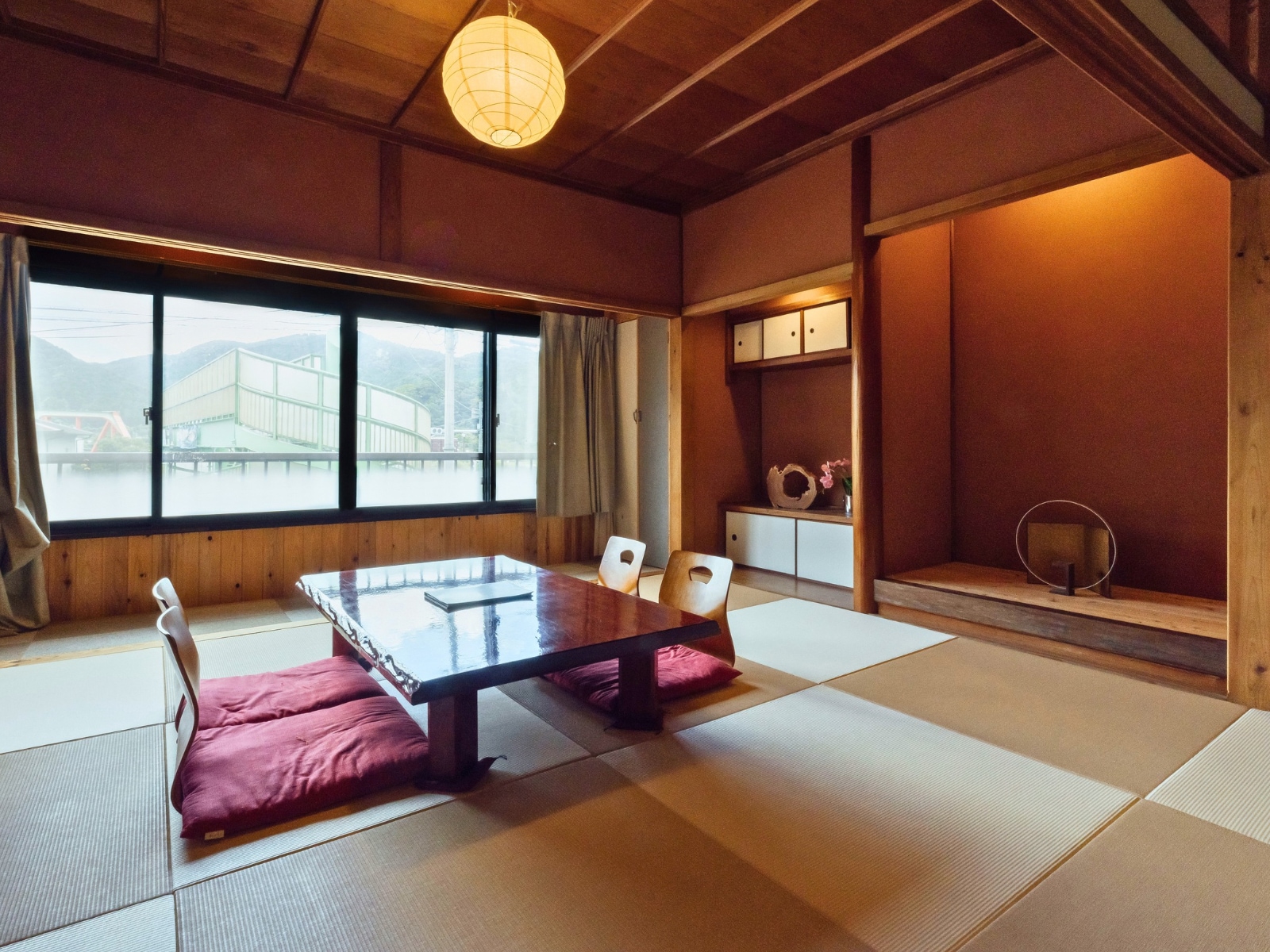 Second floor guest rooms