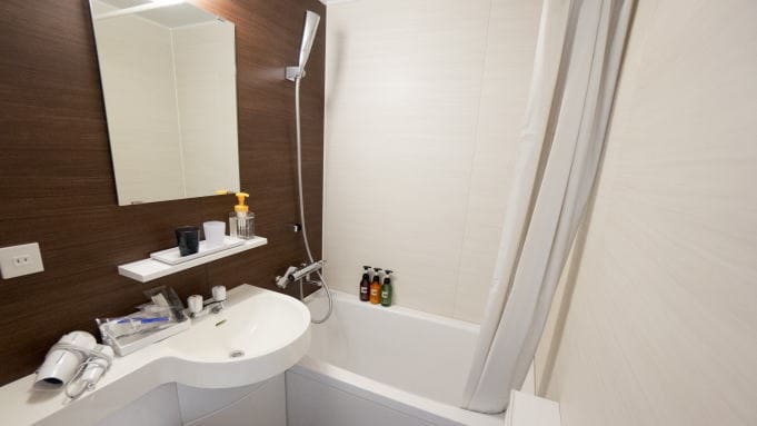 [In the guest room] Bathroom (unit type)