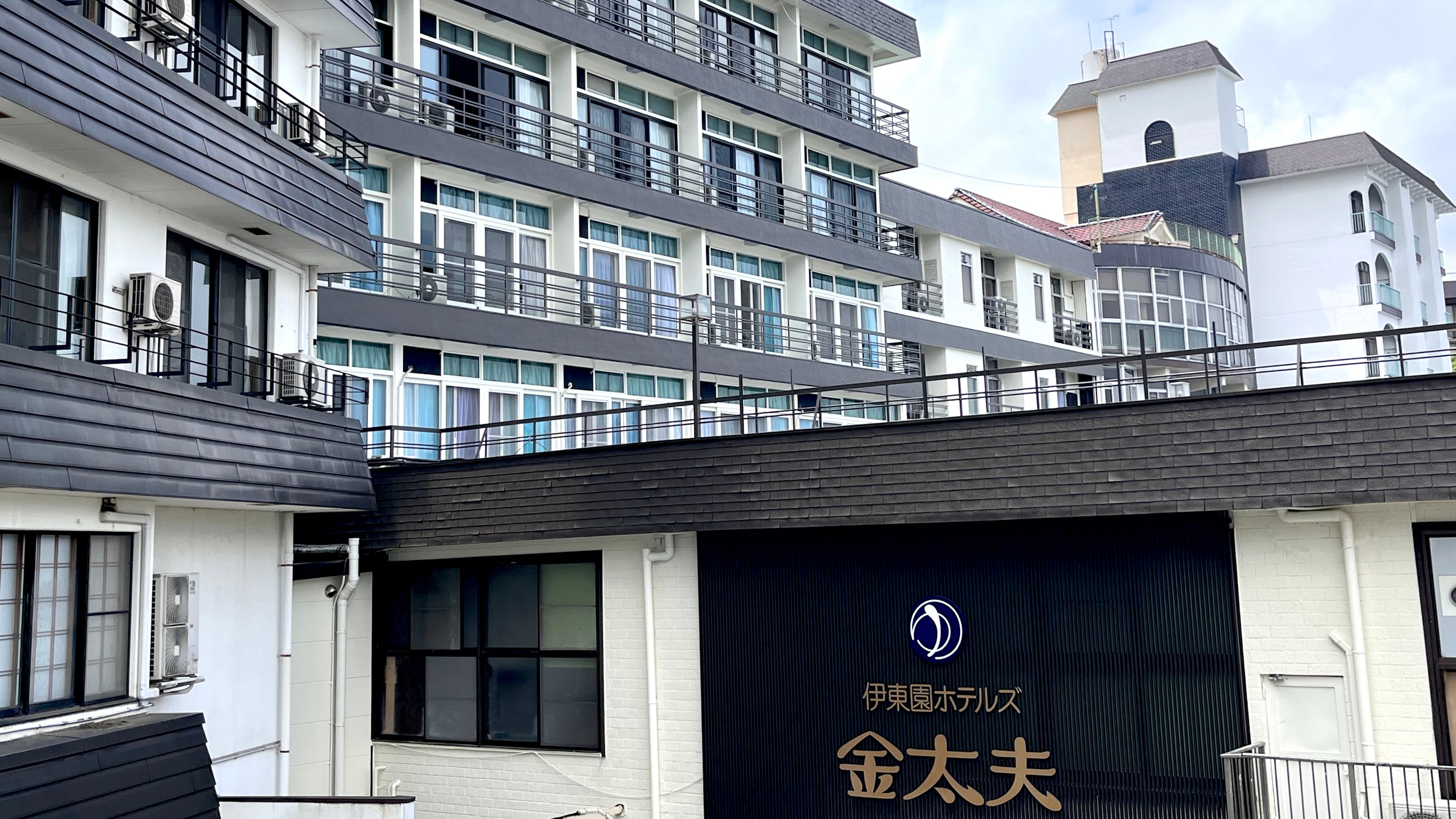 Hotel exterior from the parking lot