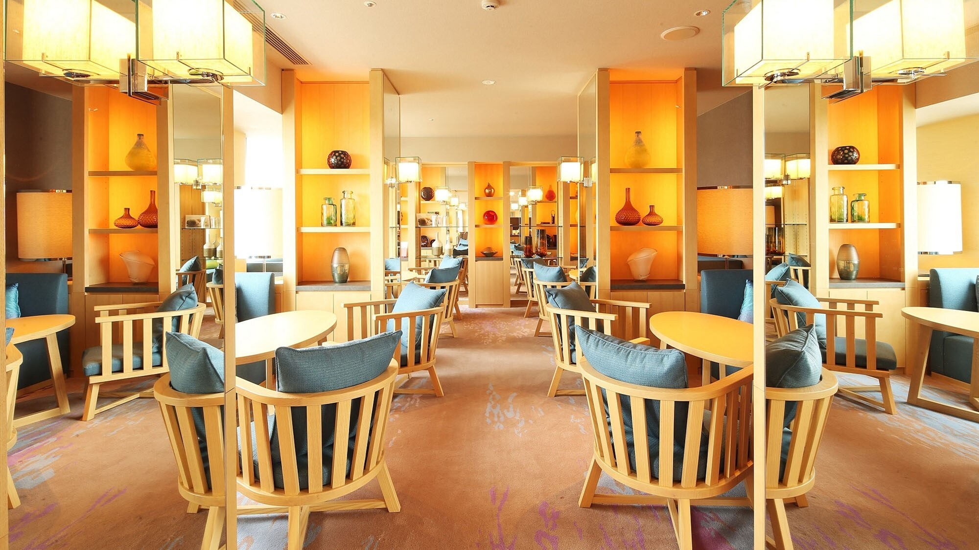 Club floor exclusive lounge