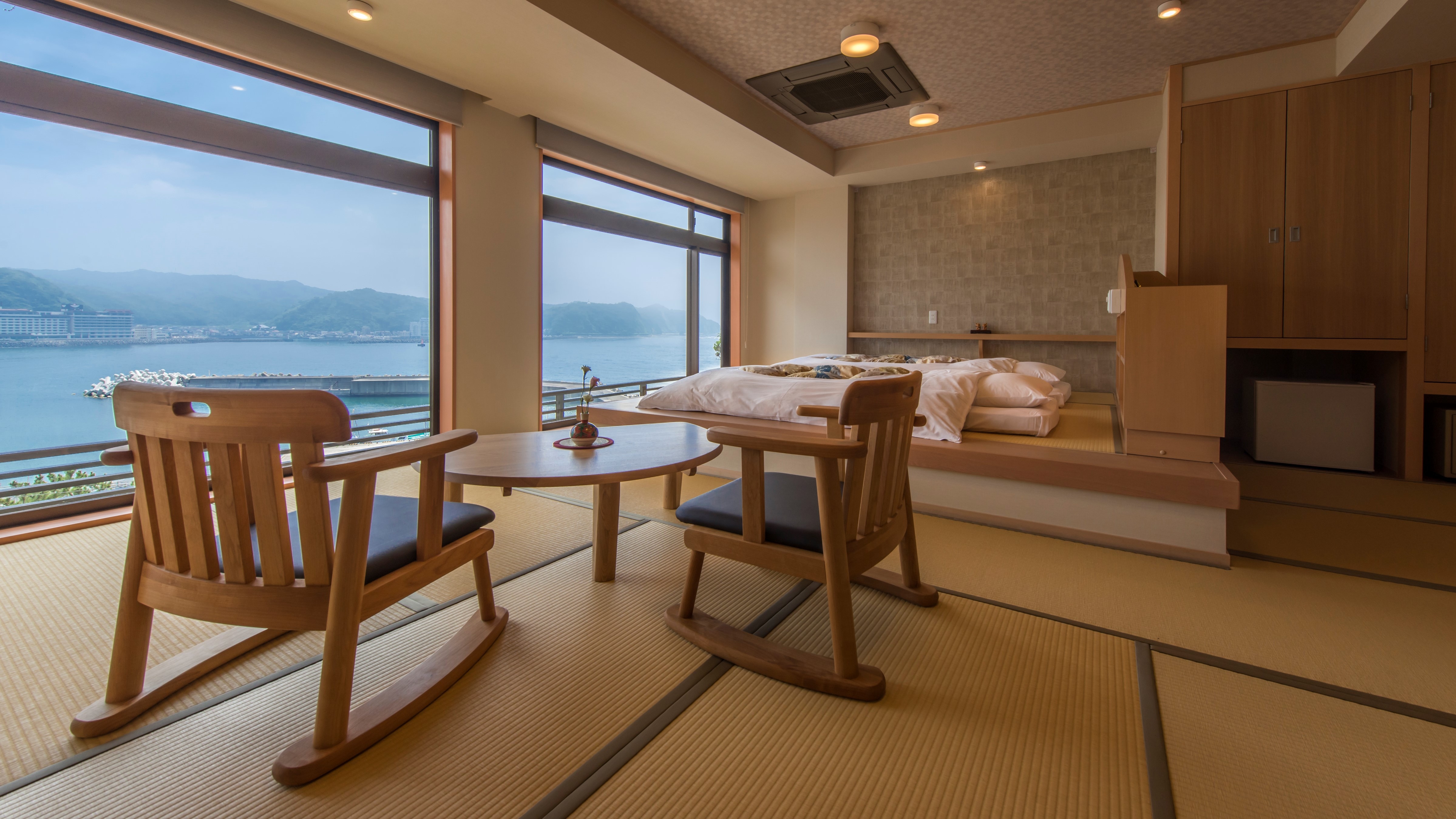 Special room with ocean view [16 tatami mats + 4.5 tatami mats stage bed, non-smoking] (2021)