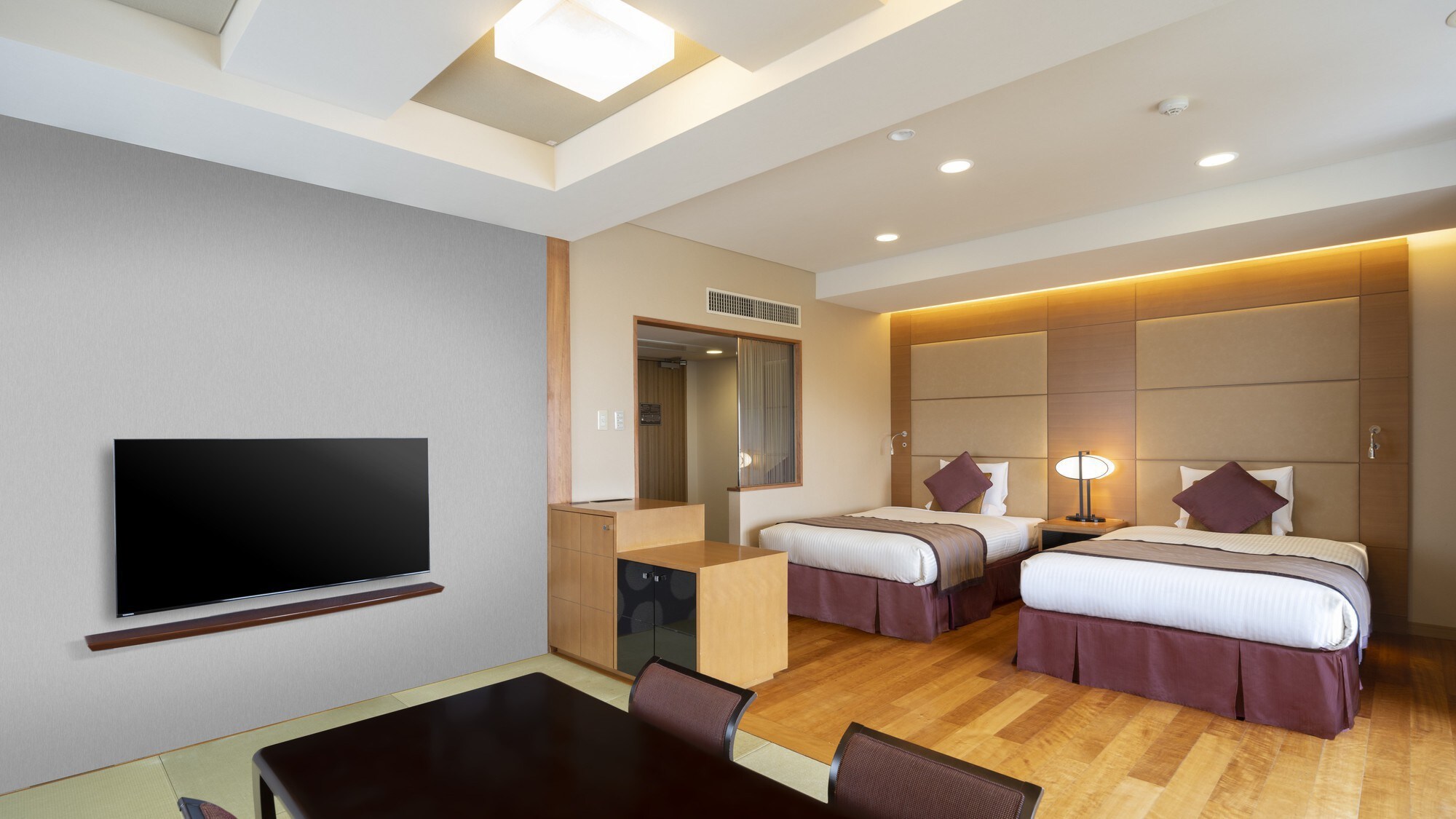 ■ Superior Japanese-Western Room (Maximum 5 people/40-46m²)