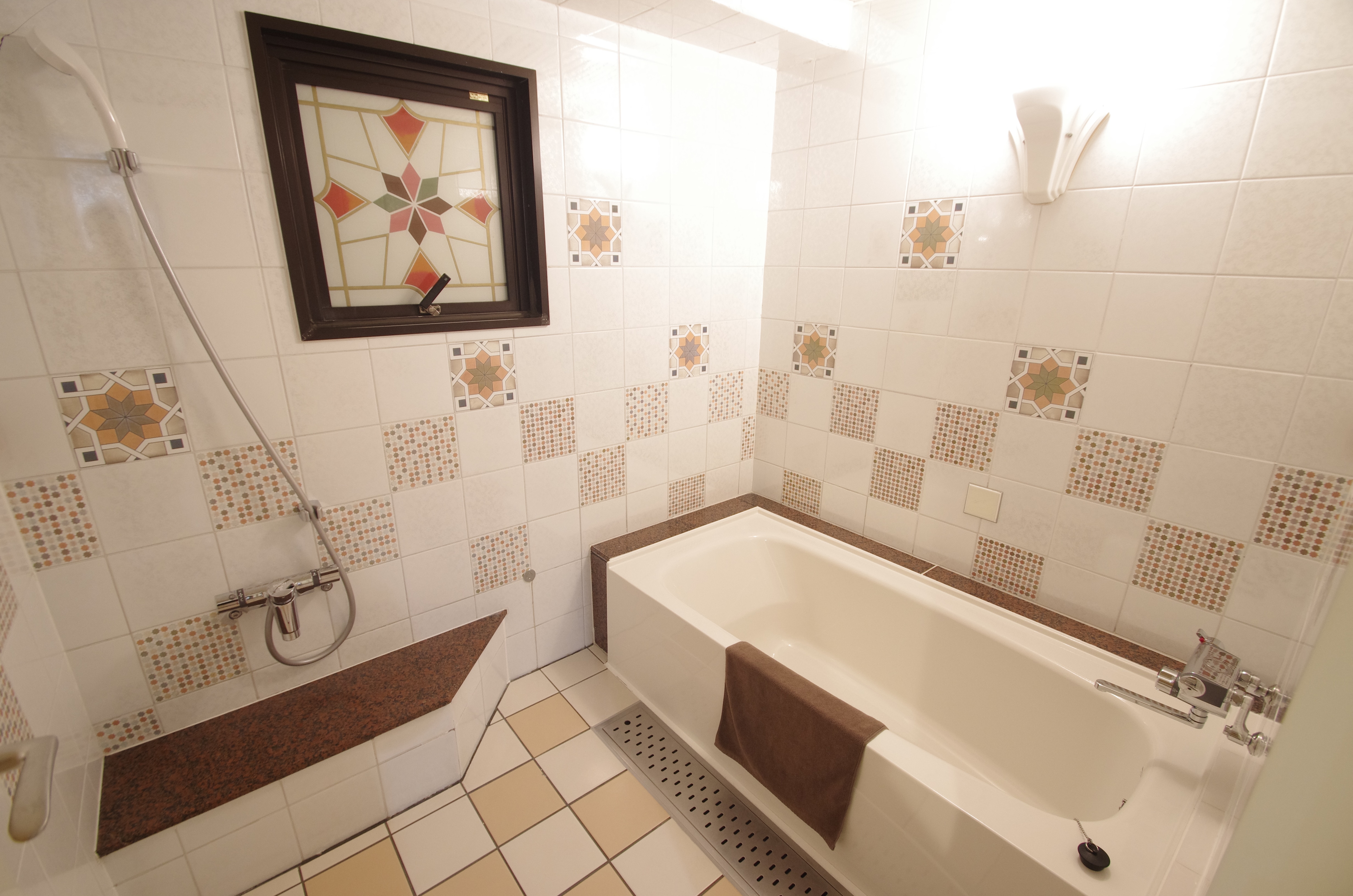 Deluxe King Room Bath