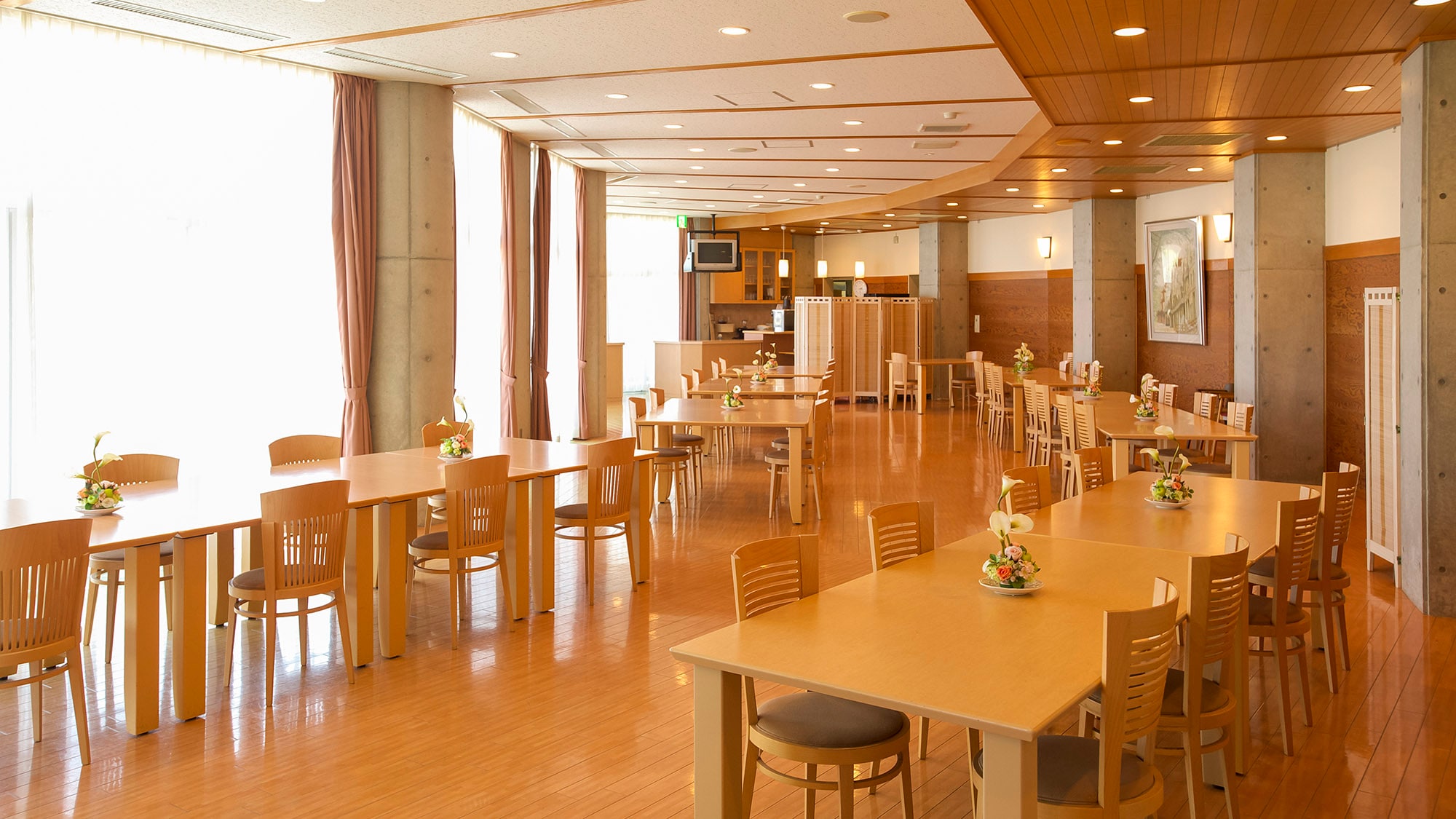 - Please enjoy dinner and breakfast at the restaurant.
