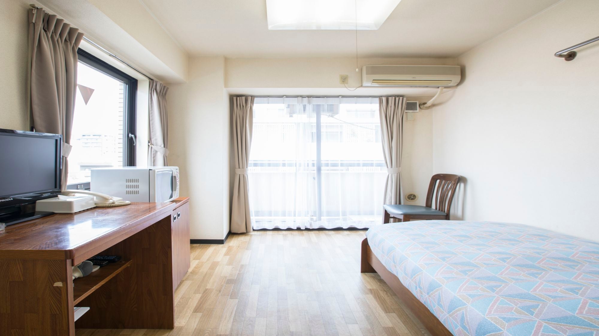 Standard single [15㎡ / bed width 100cm]