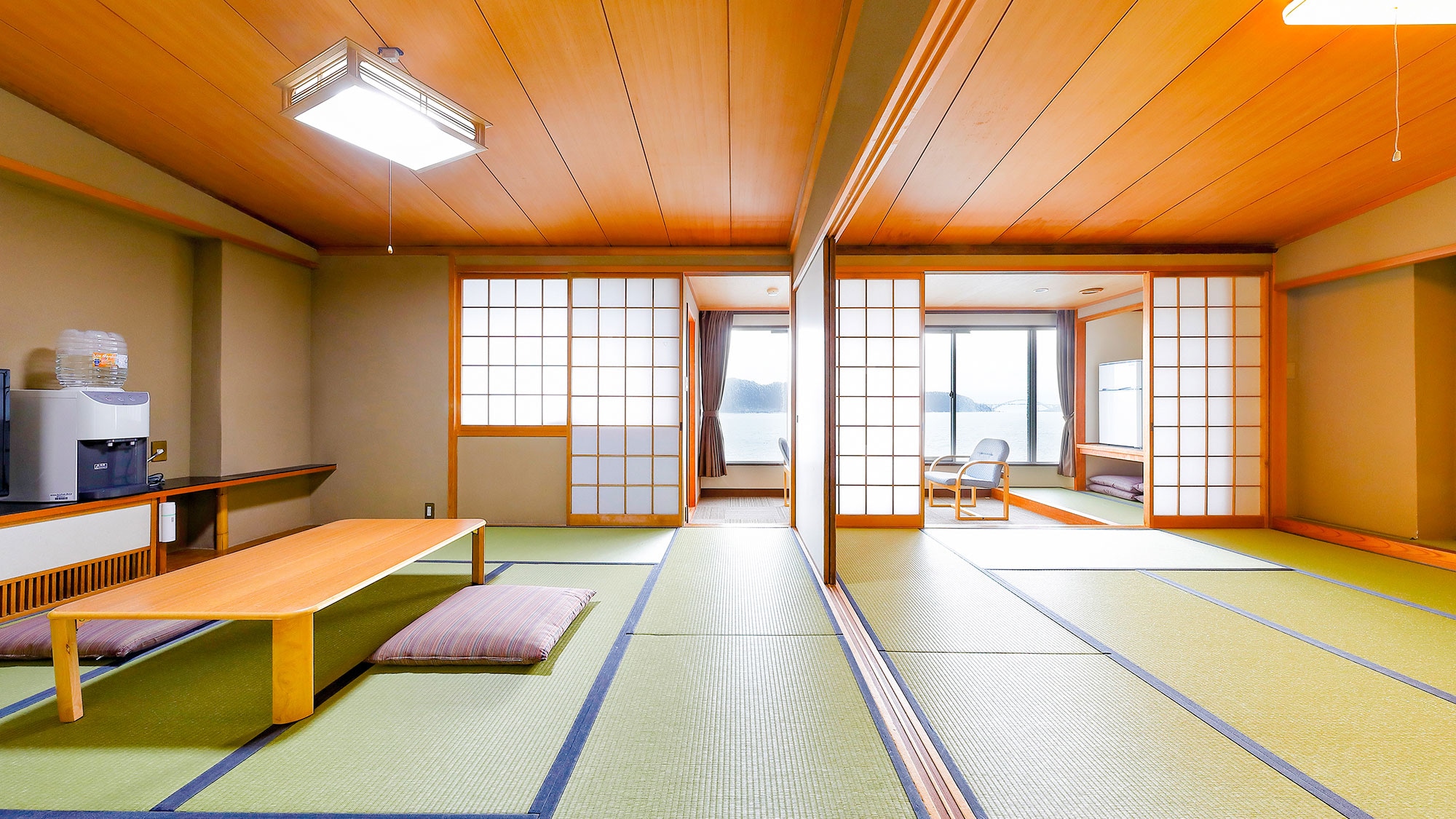  Japanese-style room 10 tatami mats + Japanese-style room 8 tatami mats / non-smoking