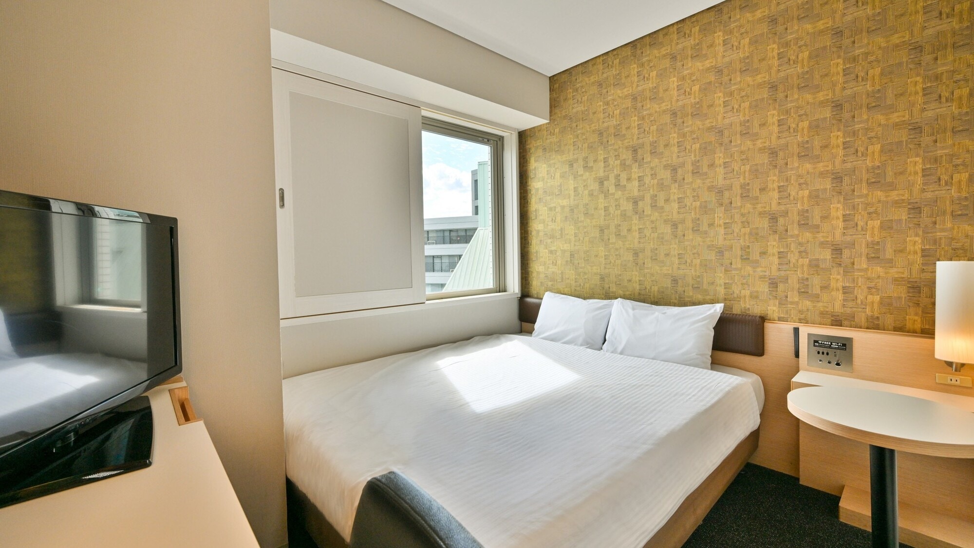 Deluxe Room (Queen-size bed, bed width 160cm)