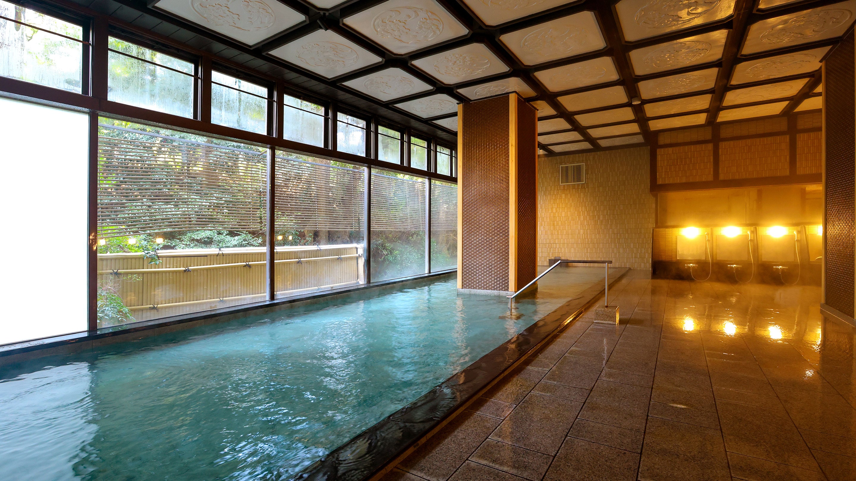 Men's large bath