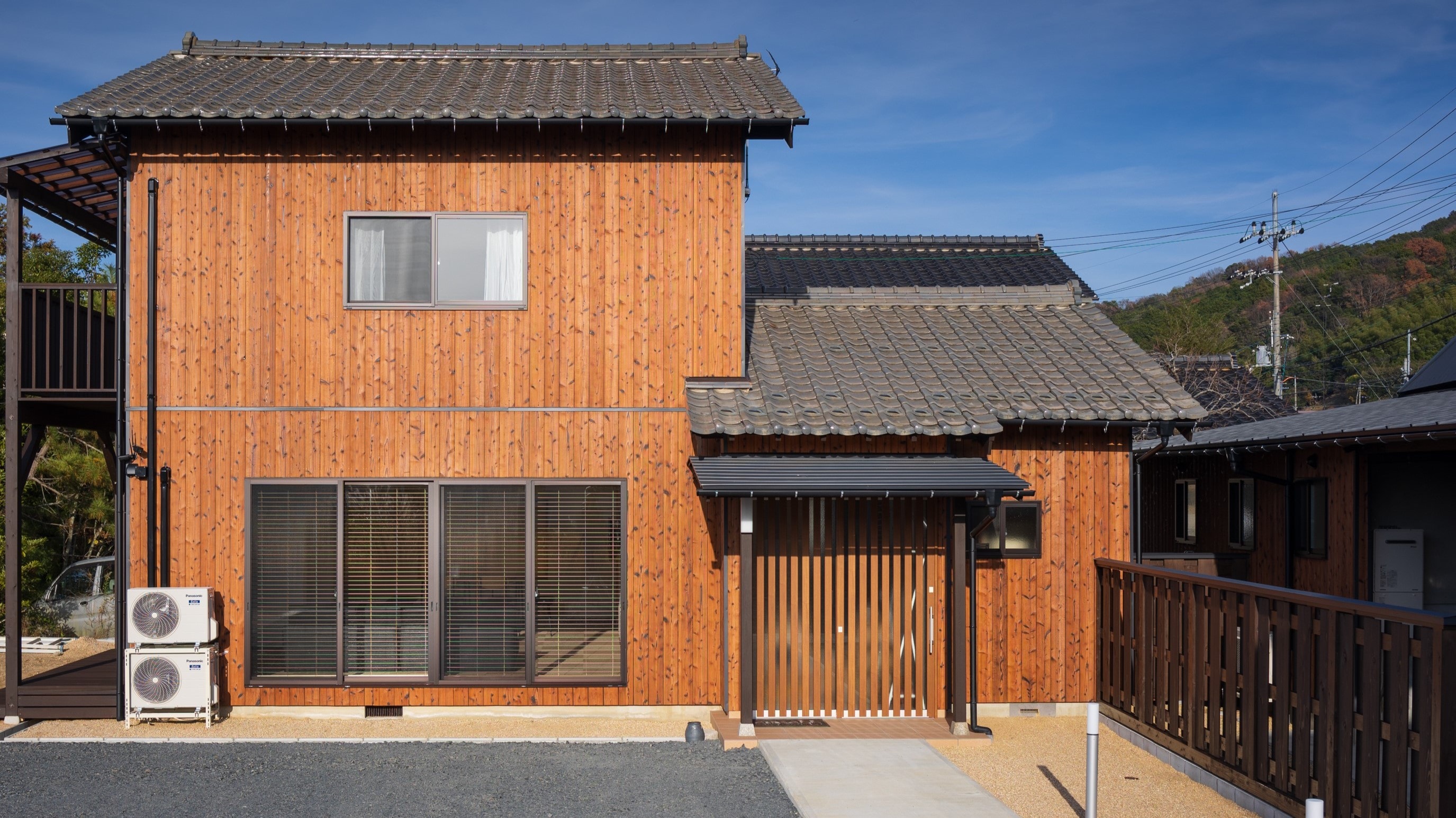 *Akamatsu exterior