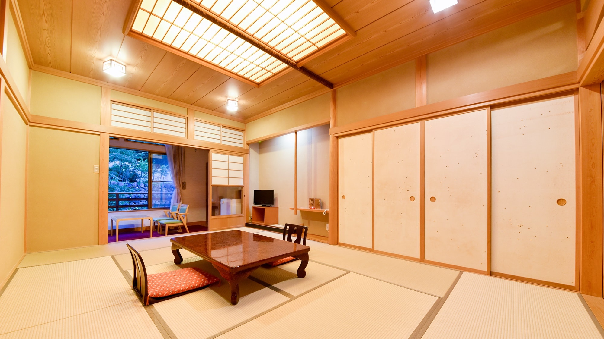 *Ruang (14 tikar tatami)