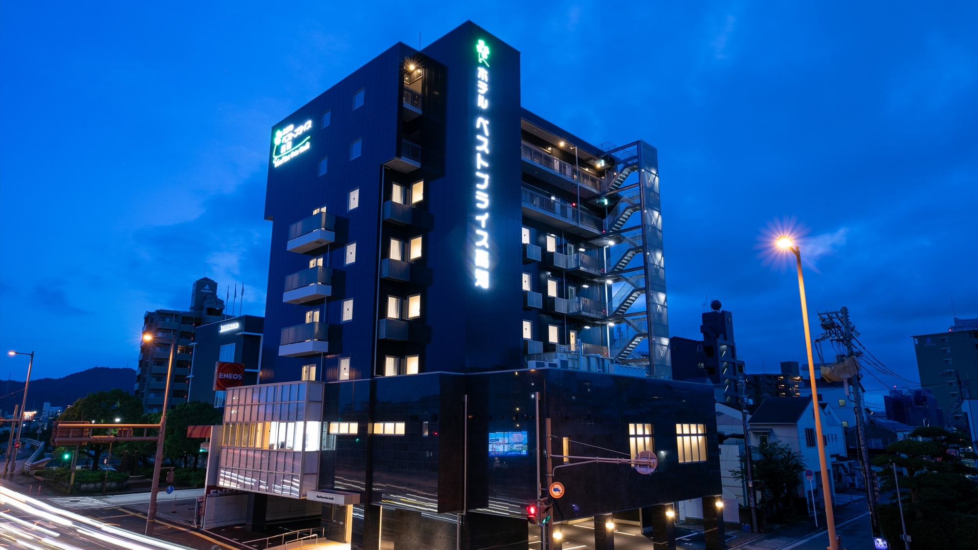 [Exterior] 10 minutes by car straight from Kochi IC. Convenient location for business and sightseeing.