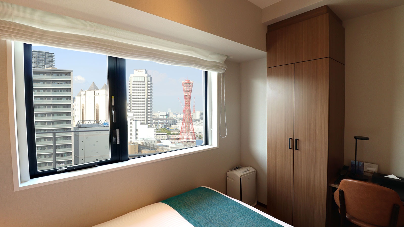 Port tower side standard twin