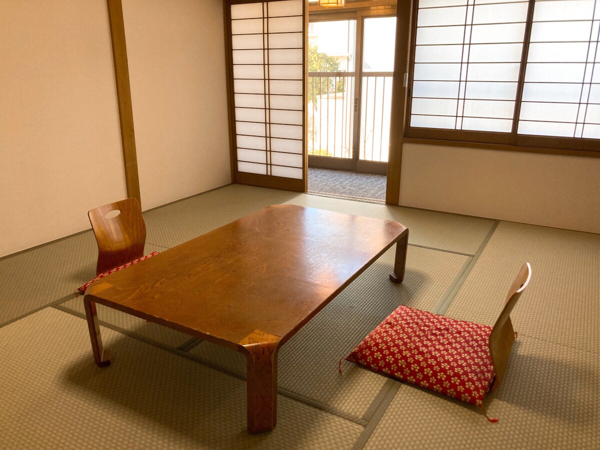 An example of a detached guest room