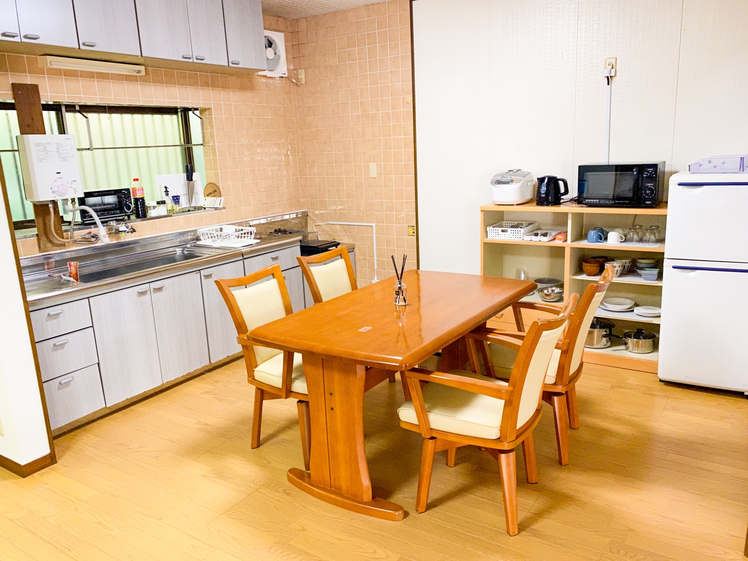 Spacious dining kitchen