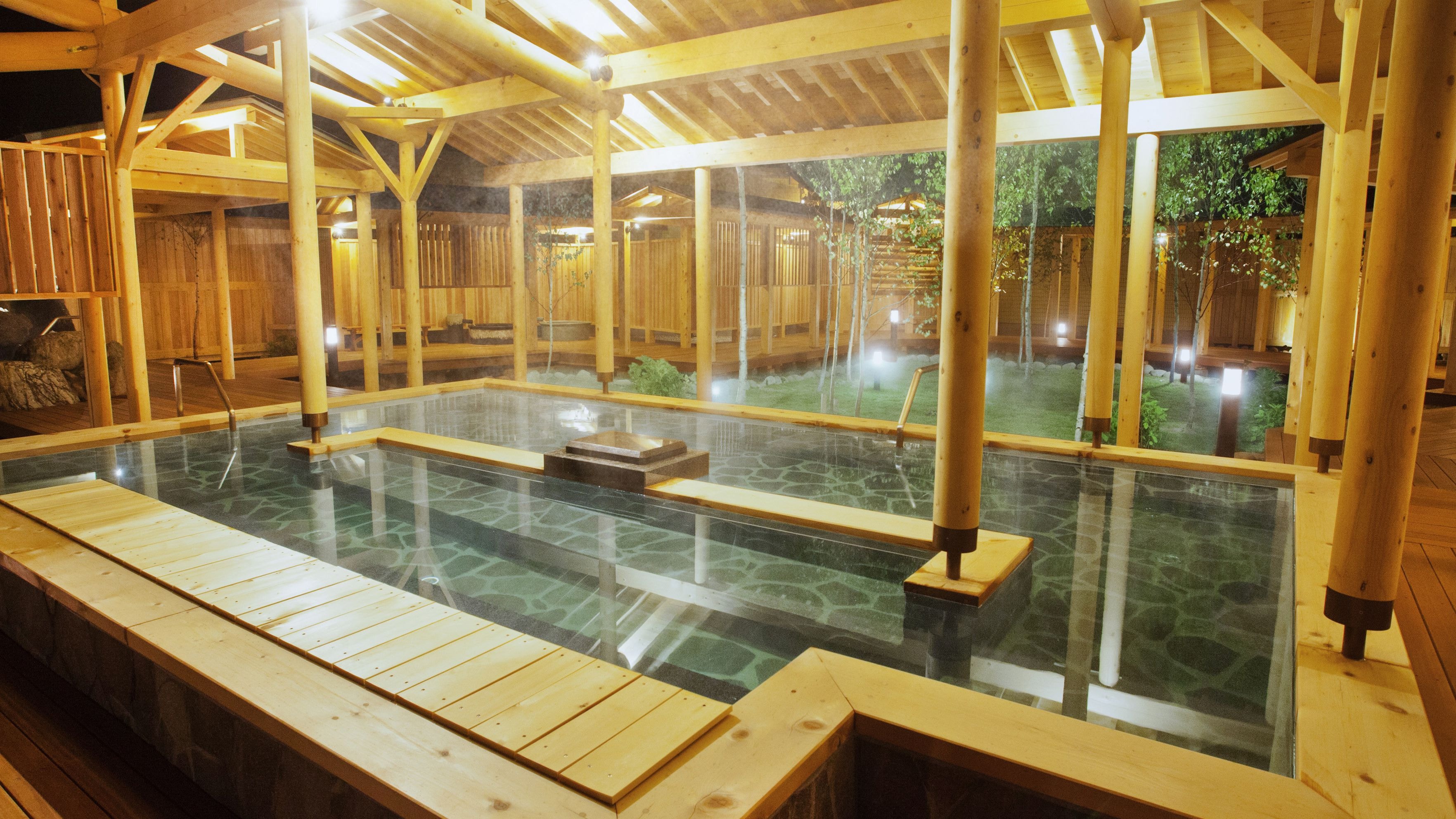 Shirakaba no Yu open-air hot spring