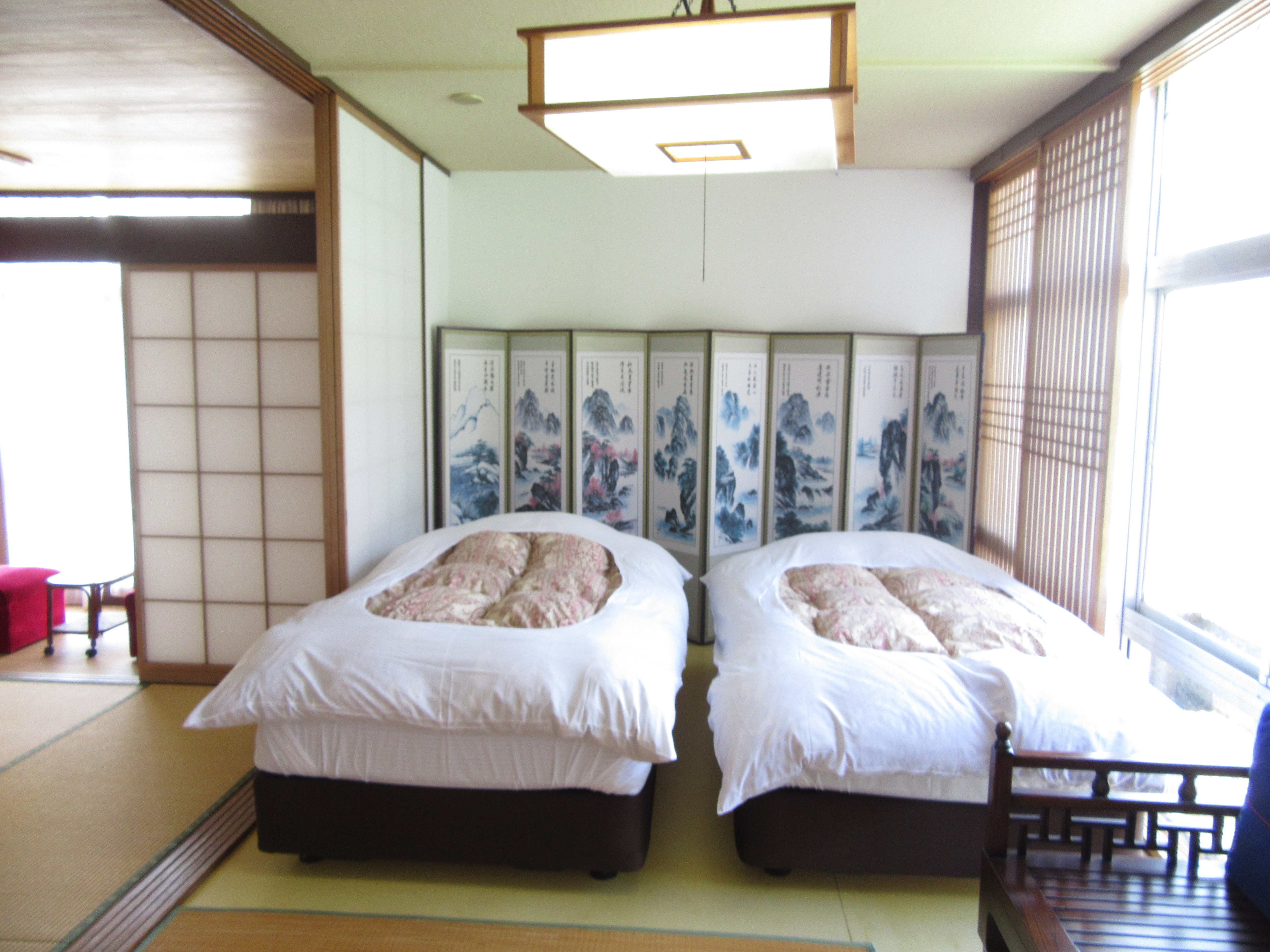 Deluxe Japanese and Western folding room